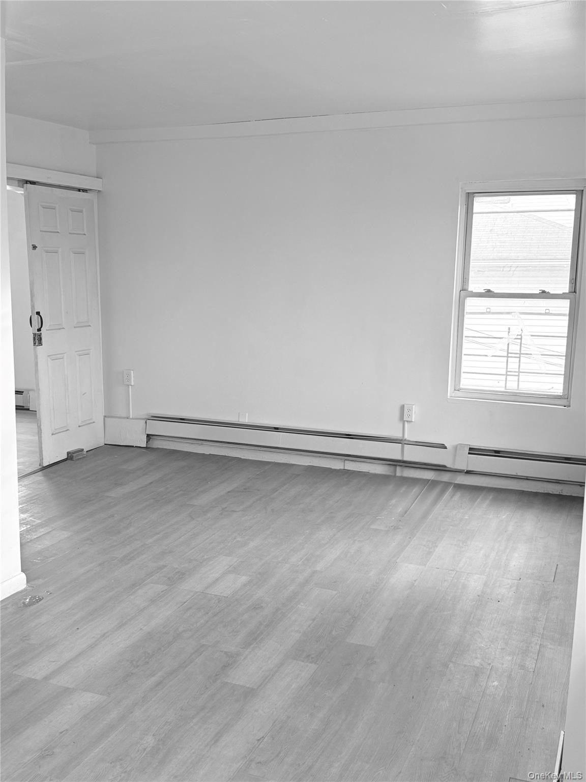 14-04 Dickens Street Property Photo 37