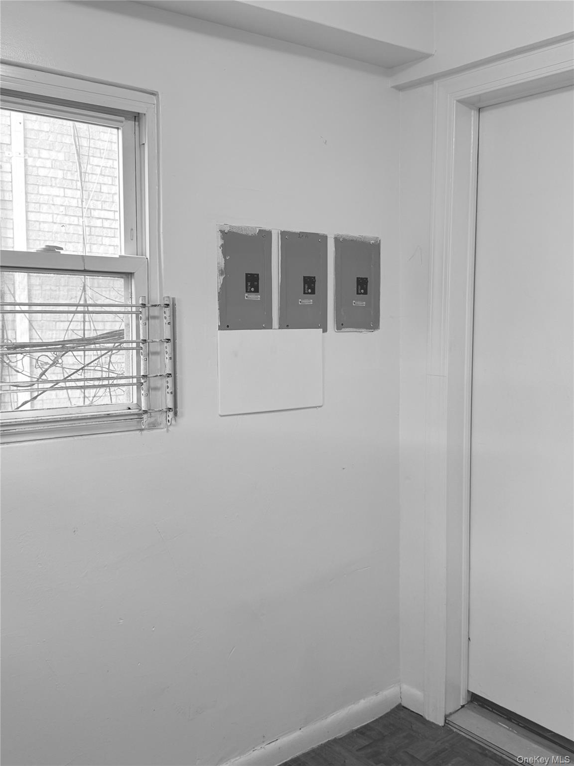 14-04 Dickens Street Property Photo 41