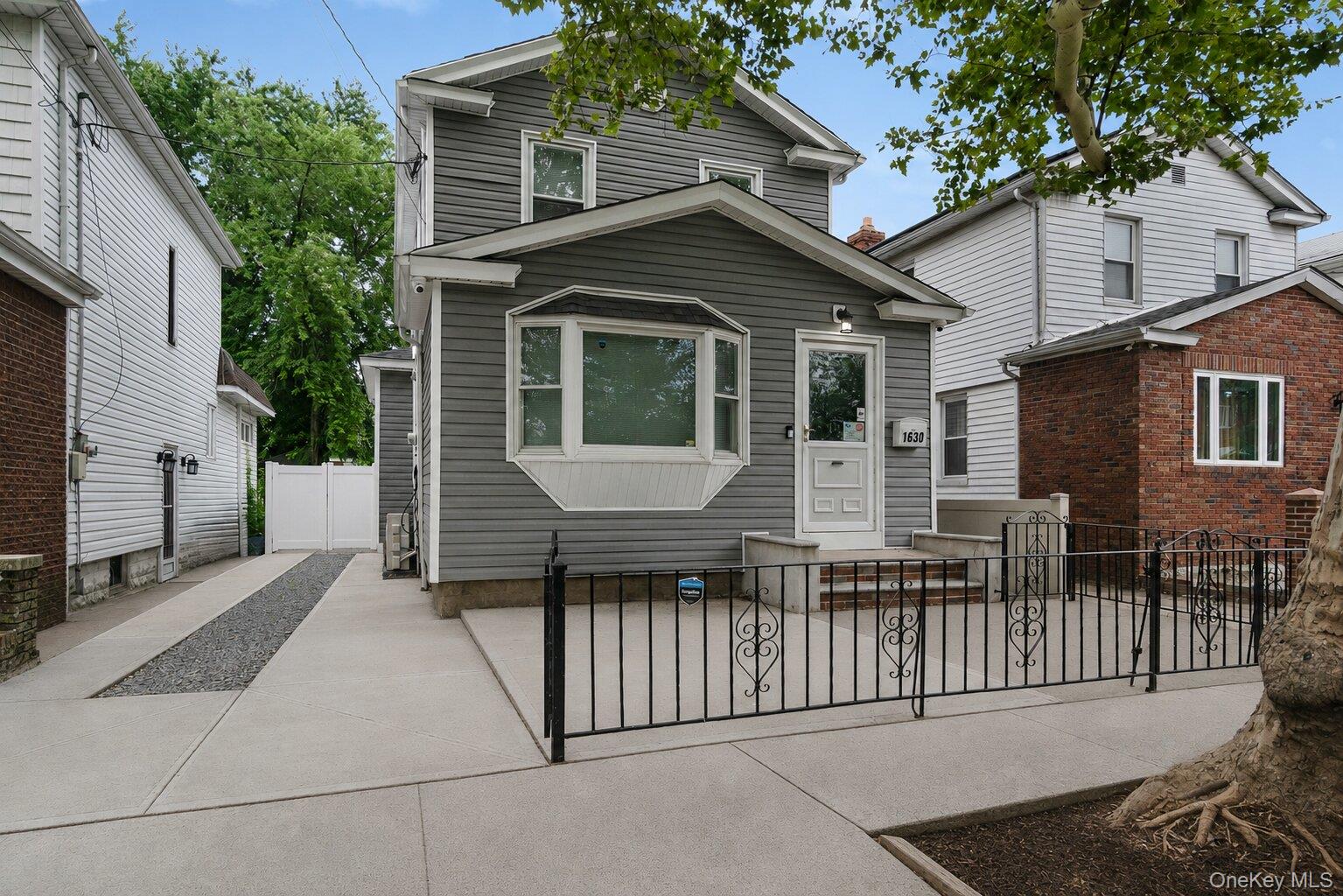 1630 E 52nd Street Property Photo 1