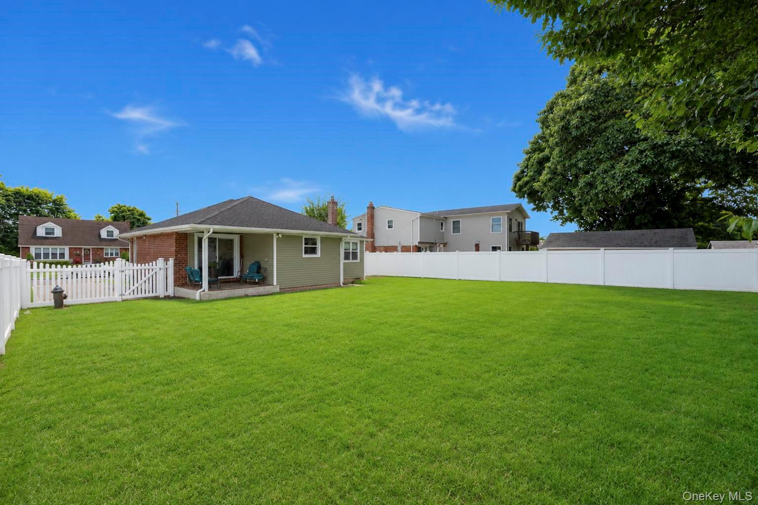 15 Lowell Drive Property Photo 5