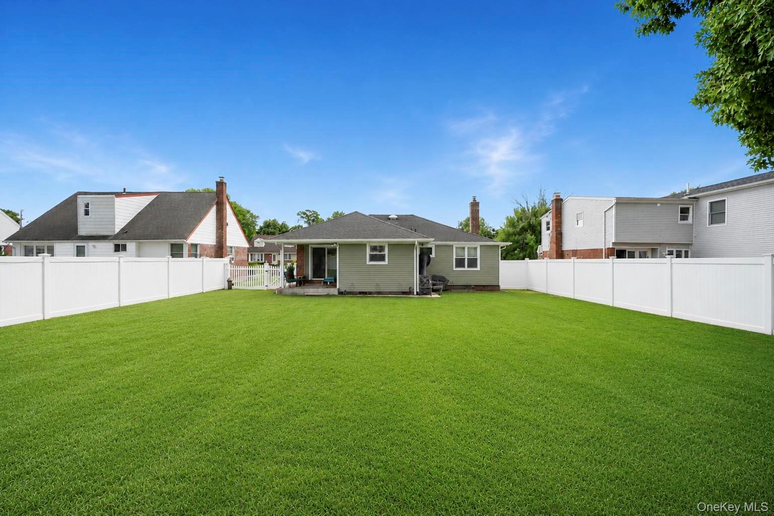 15 Lowell Drive Property Photo 6