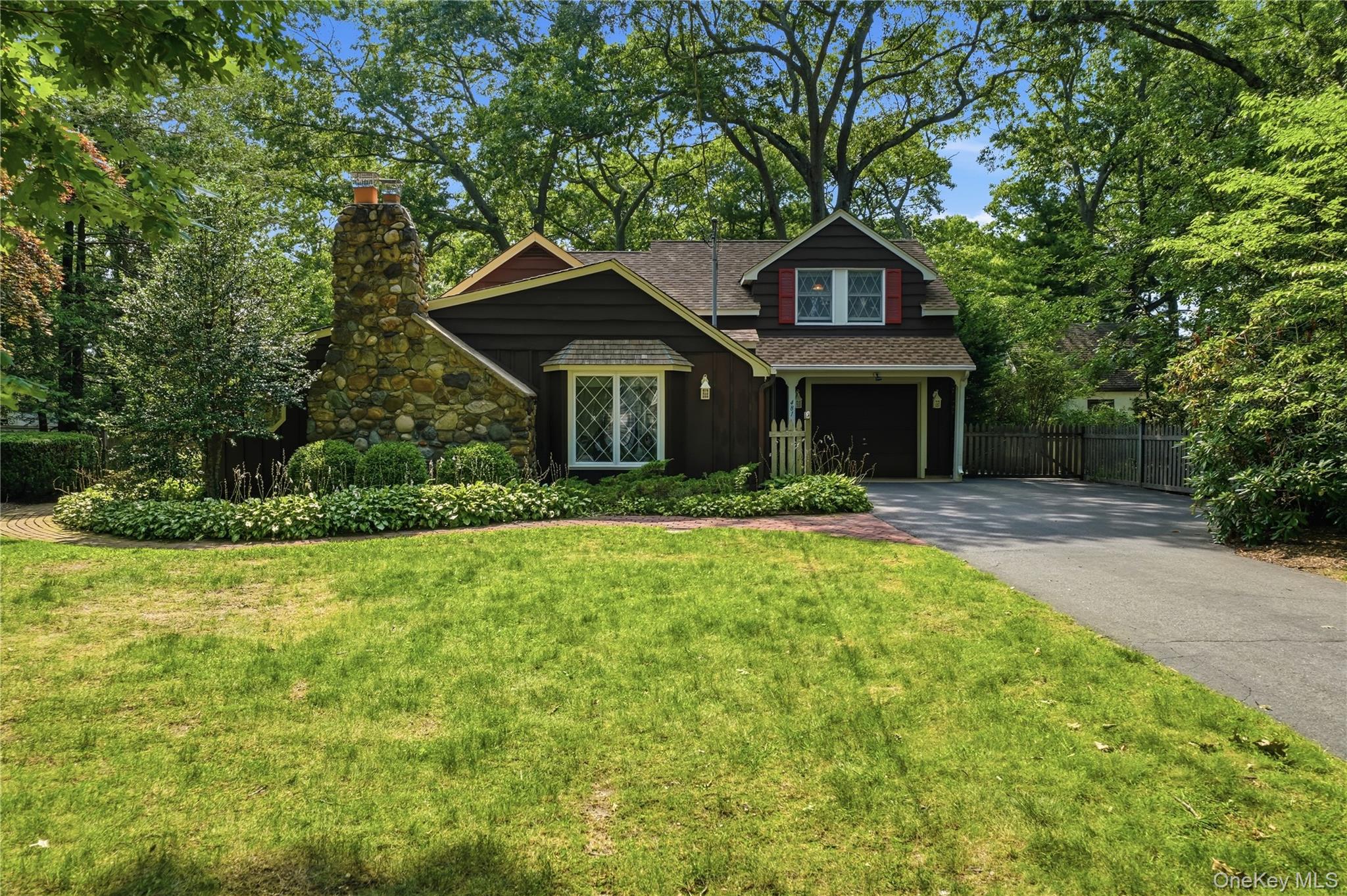 481 Ackerson Boulevard Property Photo 2
