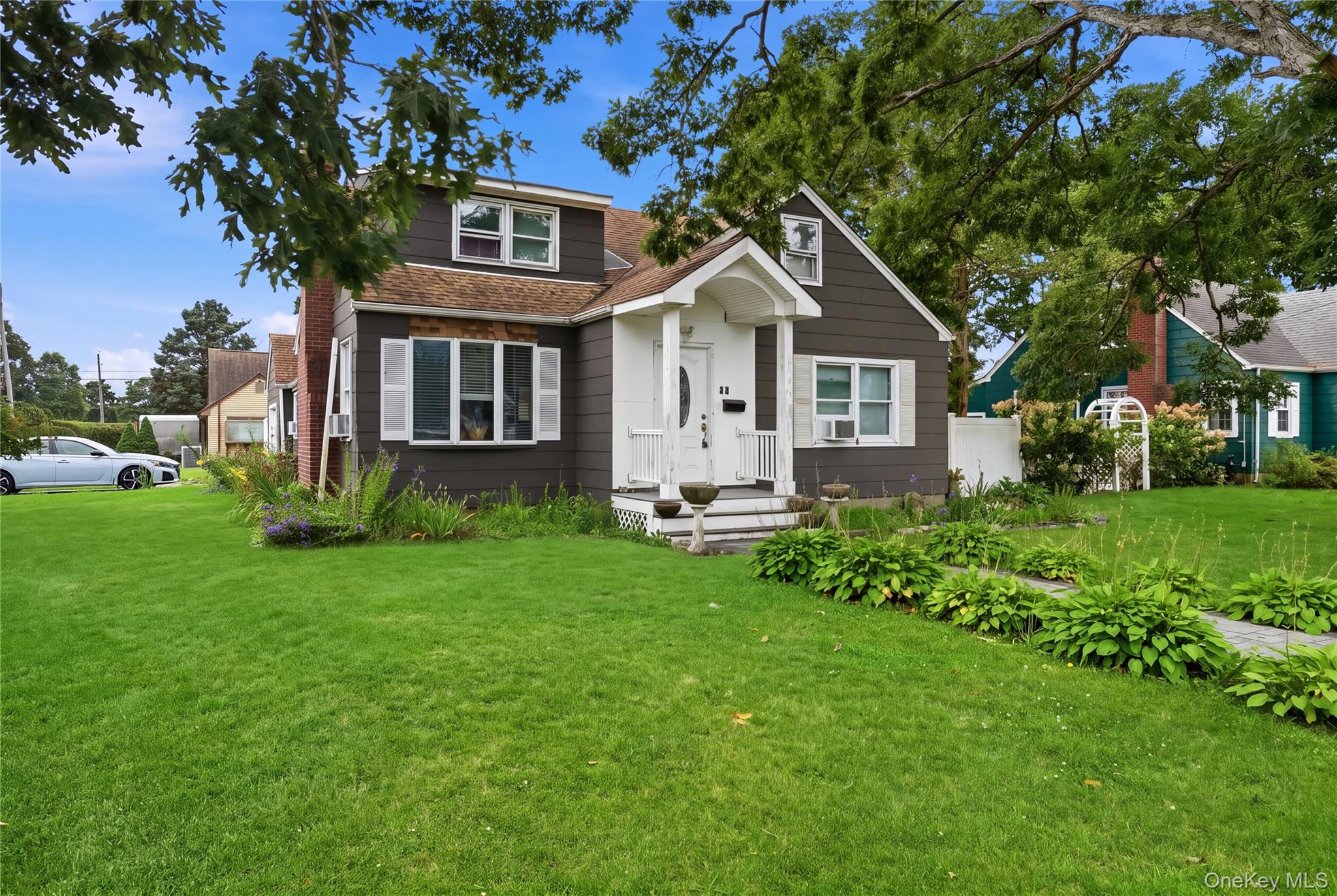 80 Everett Street Property Photo 2