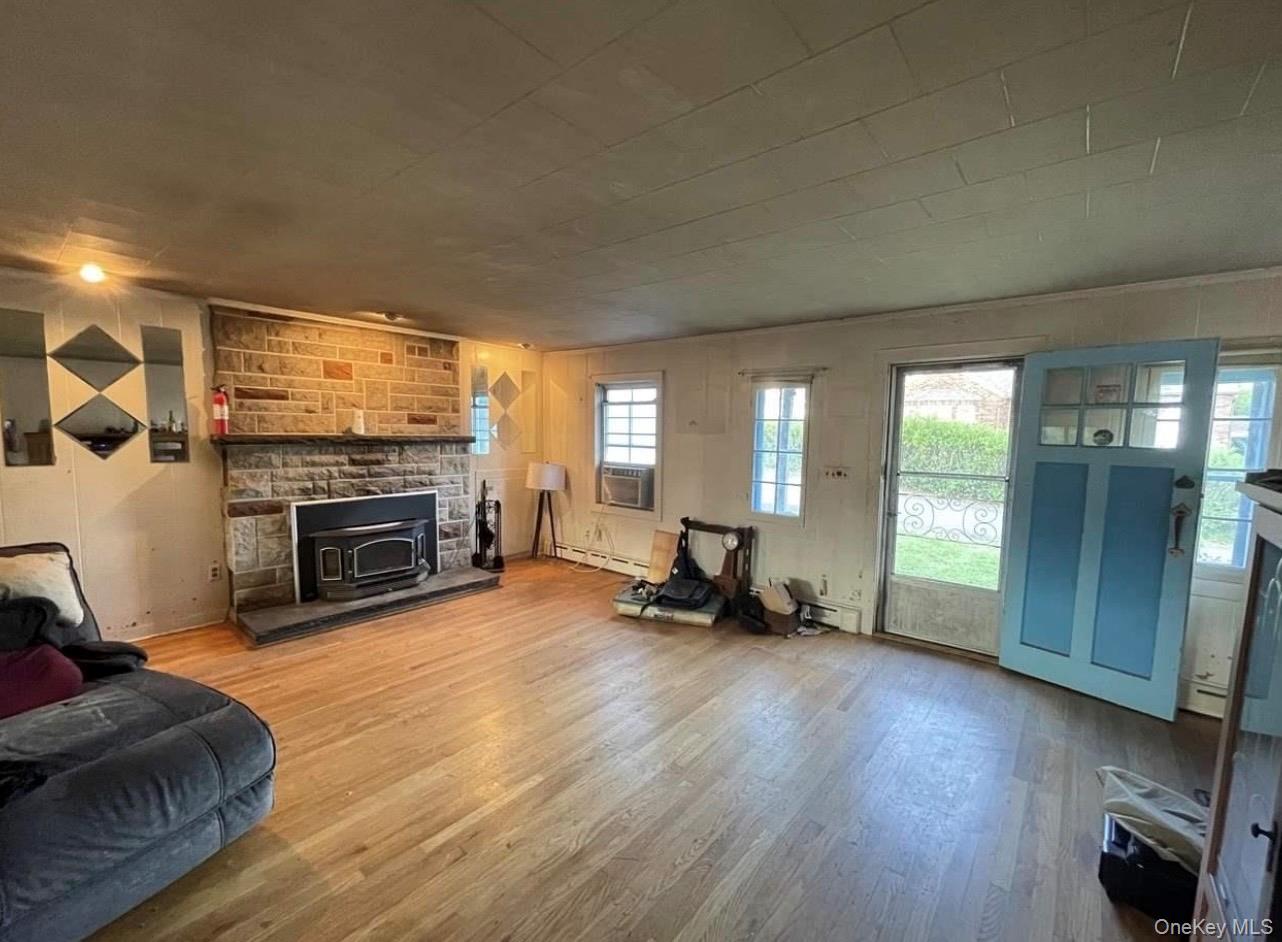 29 Saugerties Manor Road Property Photo 4