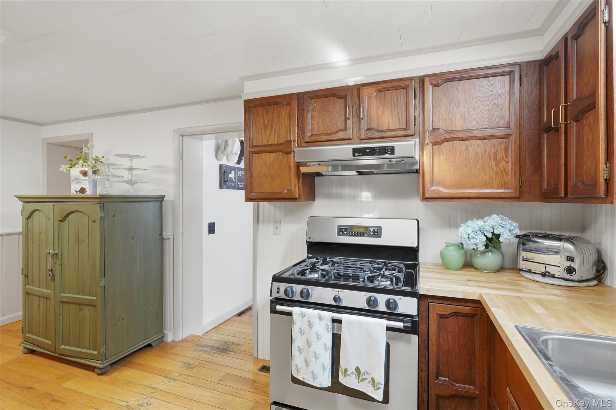 16 Elizabeth Street Property Photo 22