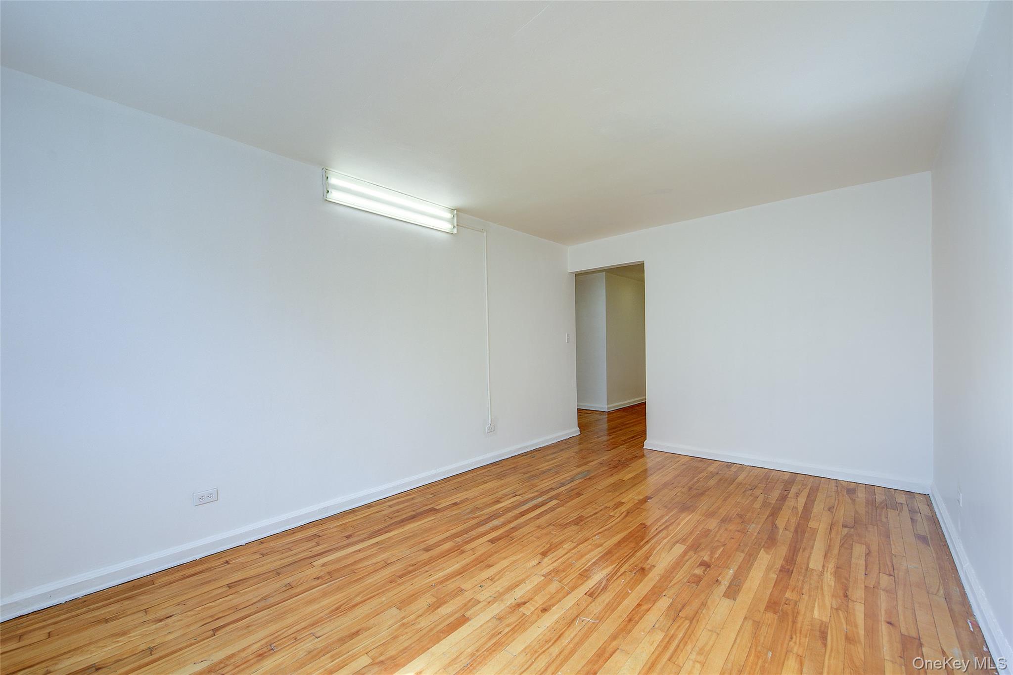 34-20 78th Street 4j Property Photo 4