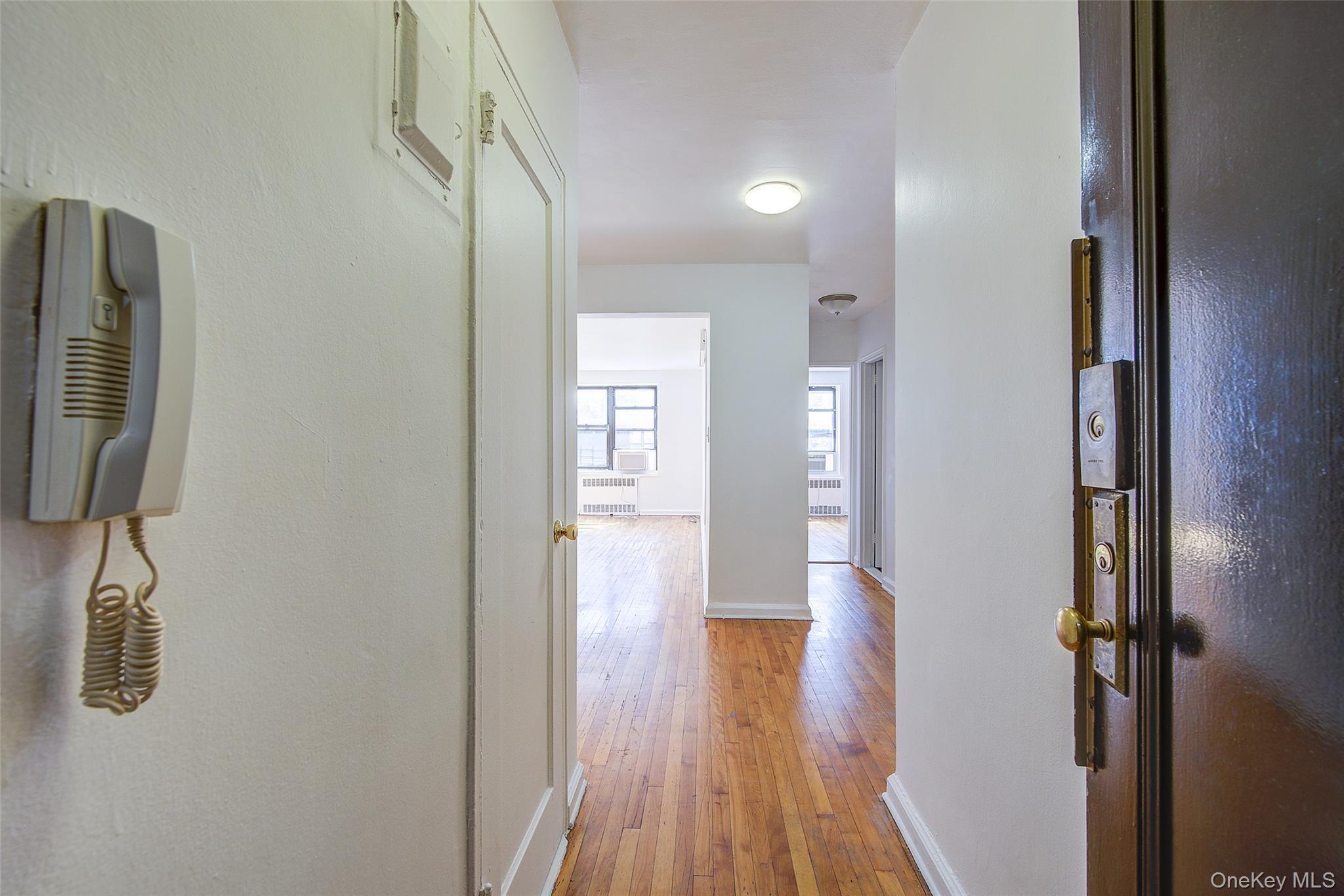 34-20 78th Street 4j Property Photo 6