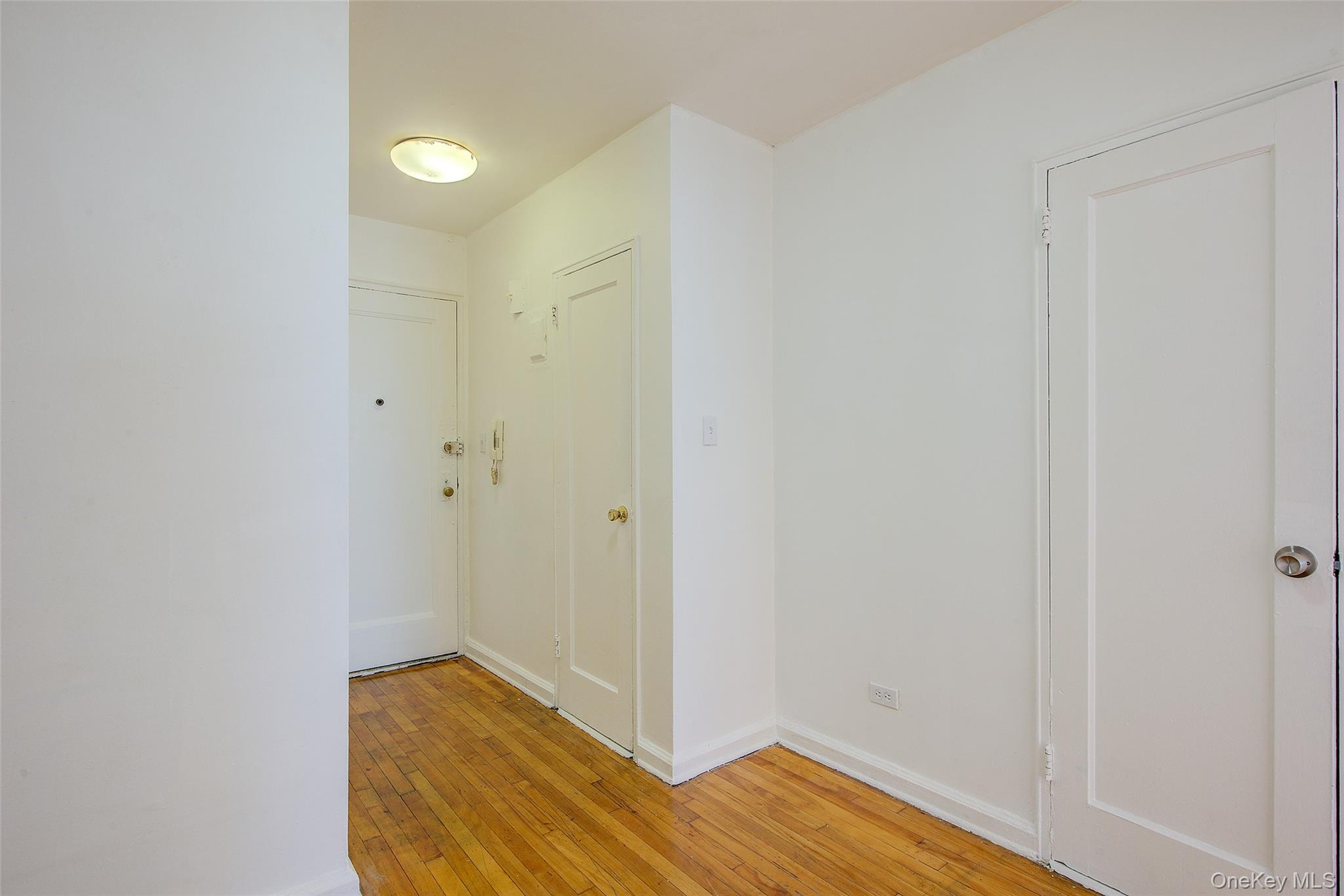 34-20 78th Street 4j Property Photo 7