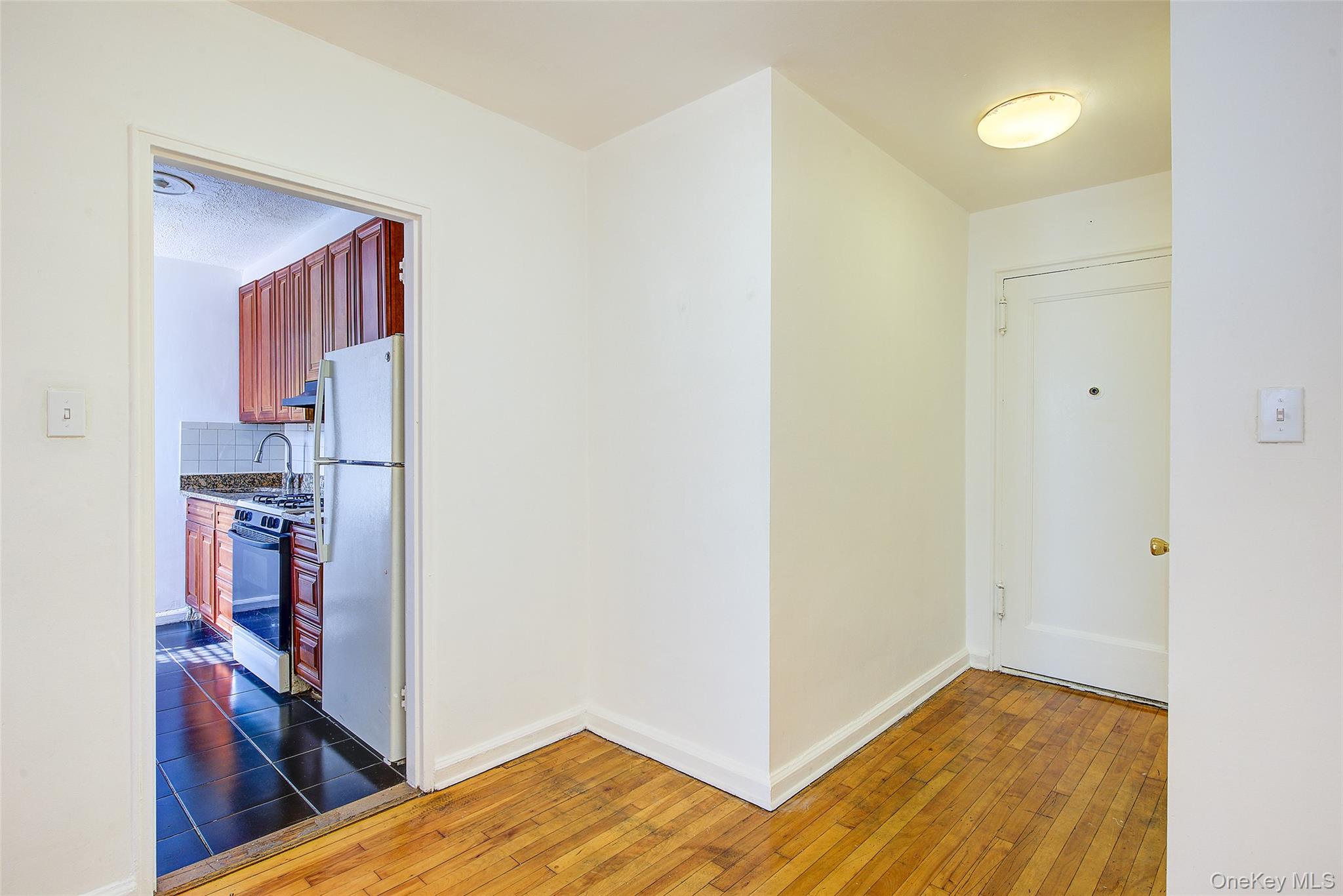 34-20 78th Street 4j Property Photo 8