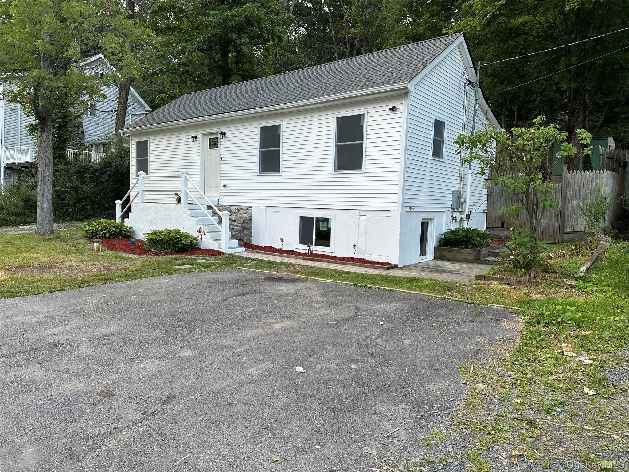 11 Sylvan Trail Property Photo 4