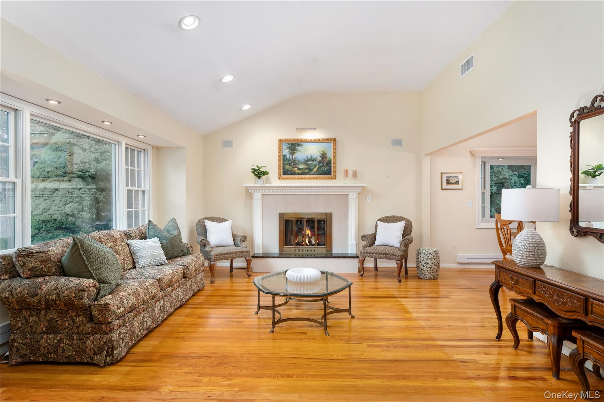 12 William Penn Drive Property Photo 3