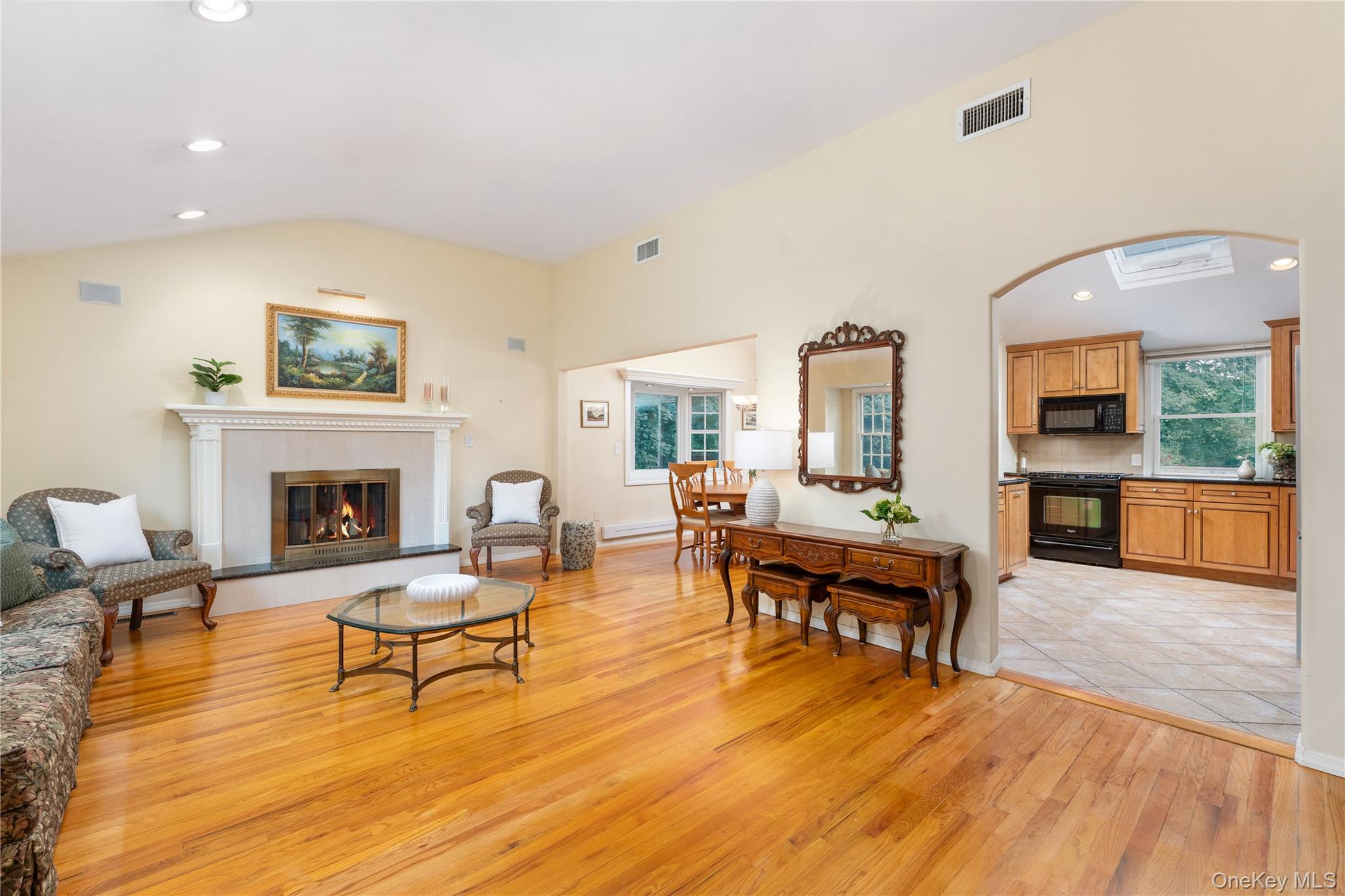 12 William Penn Drive Property Photo 4