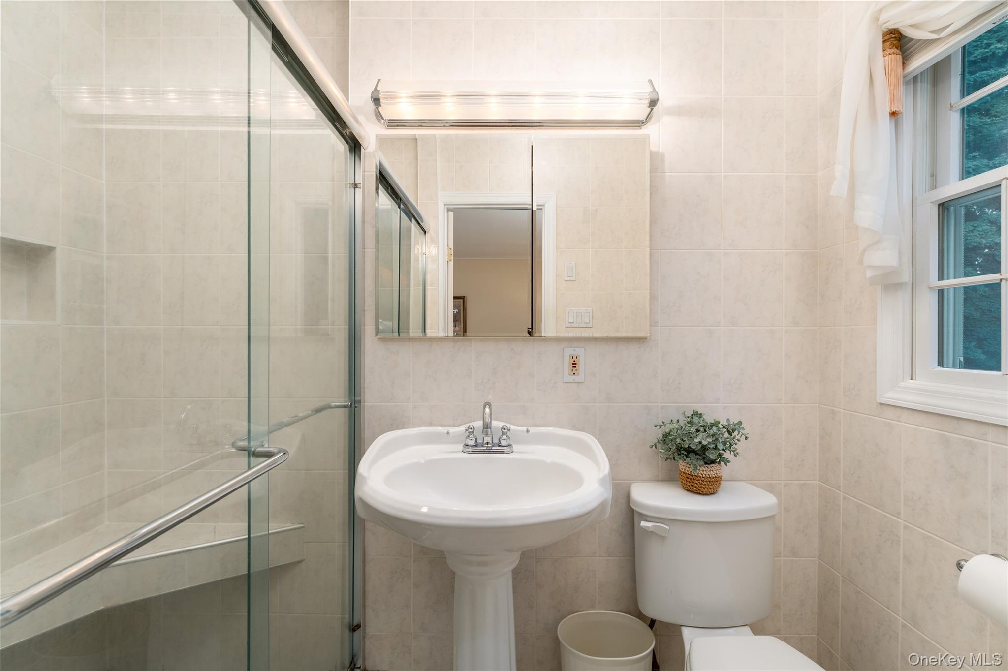 12 William Penn Drive Property Photo 15