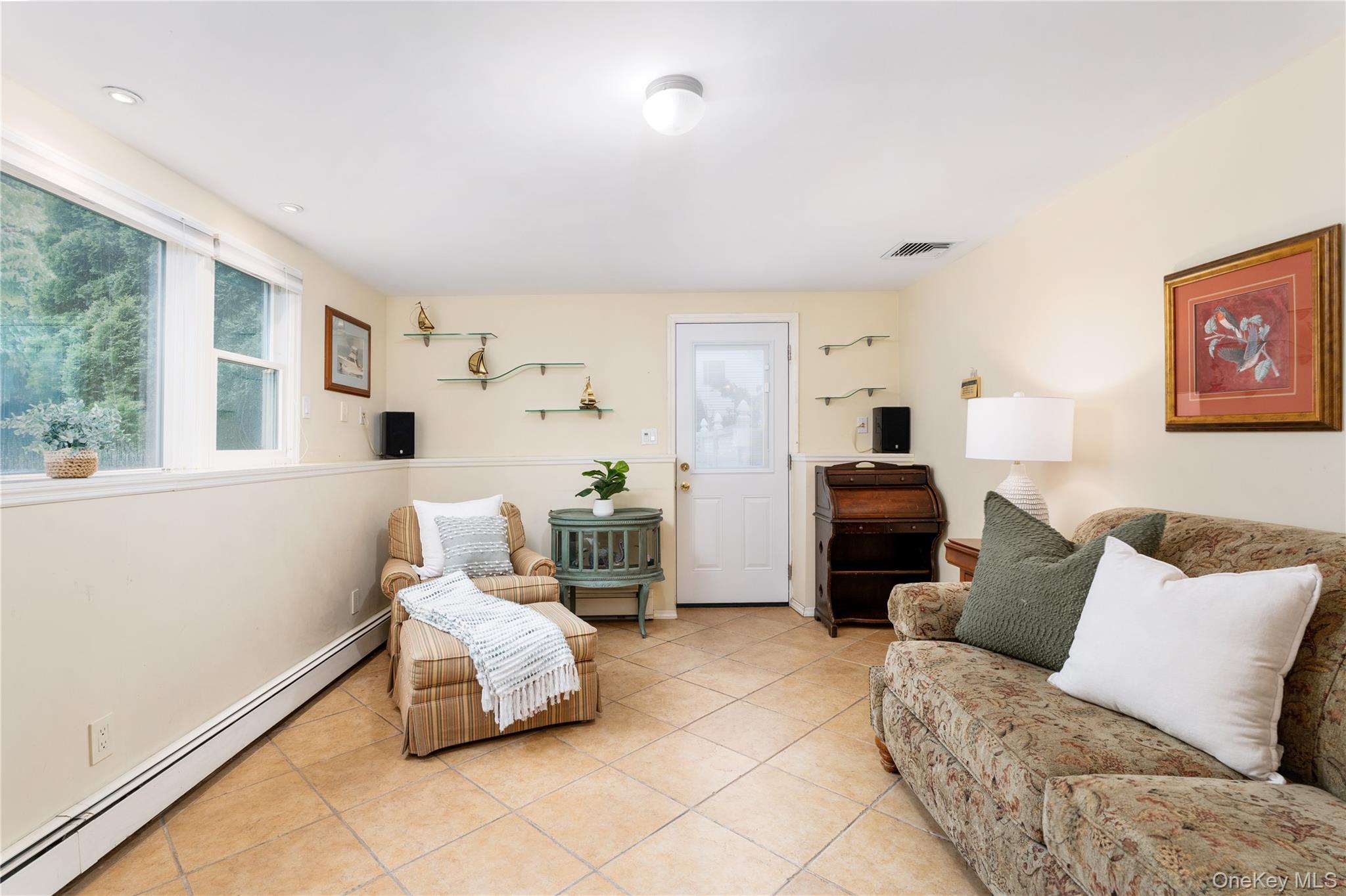12 William Penn Drive Property Photo 19