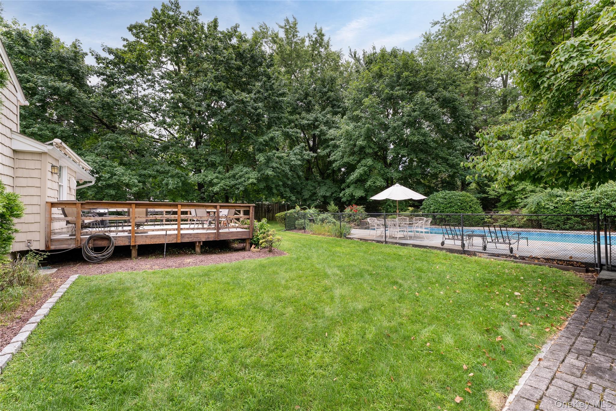 12 William Penn Drive Property Photo 28