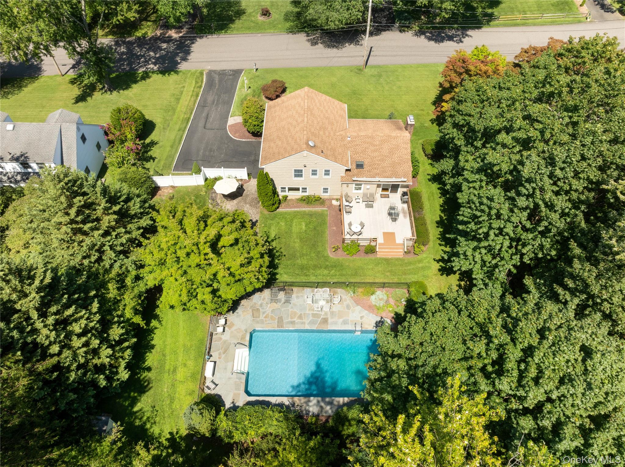 12 William Penn Drive Property Photo 33