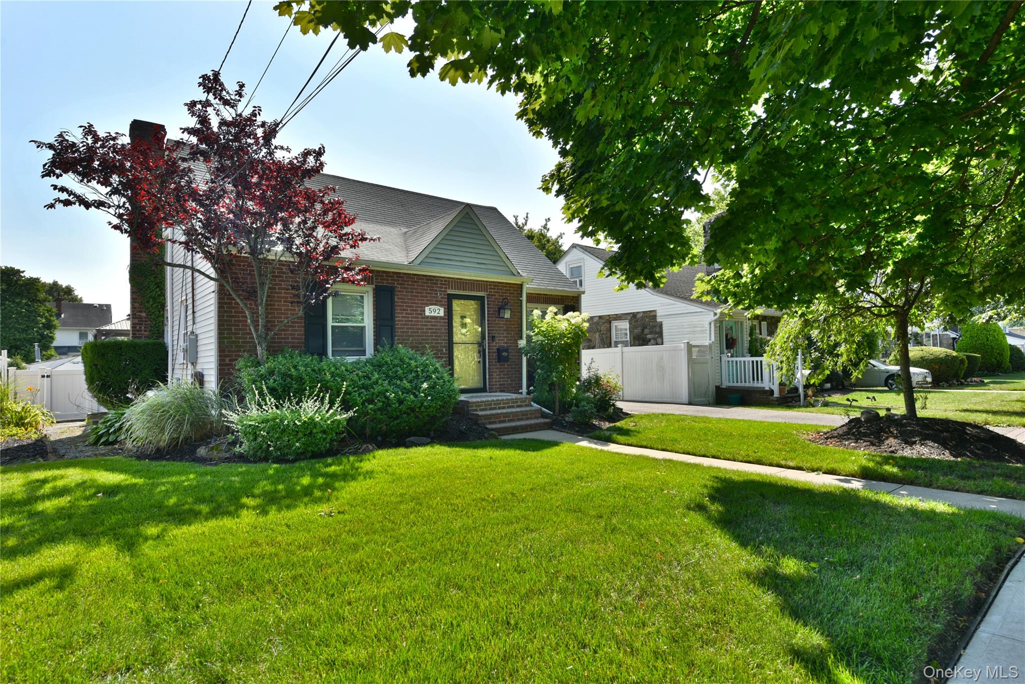 592 Winthrop Avenue Property Photo 3