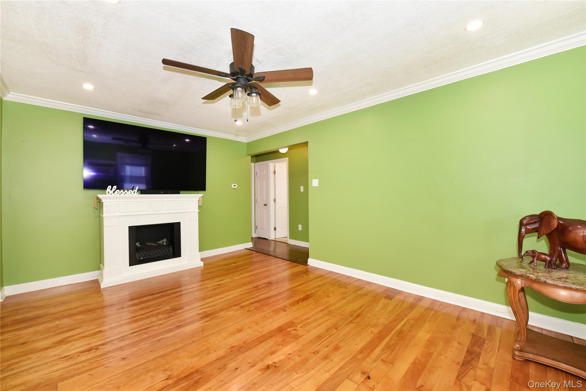 592 Winthrop Avenue Property Photo 5