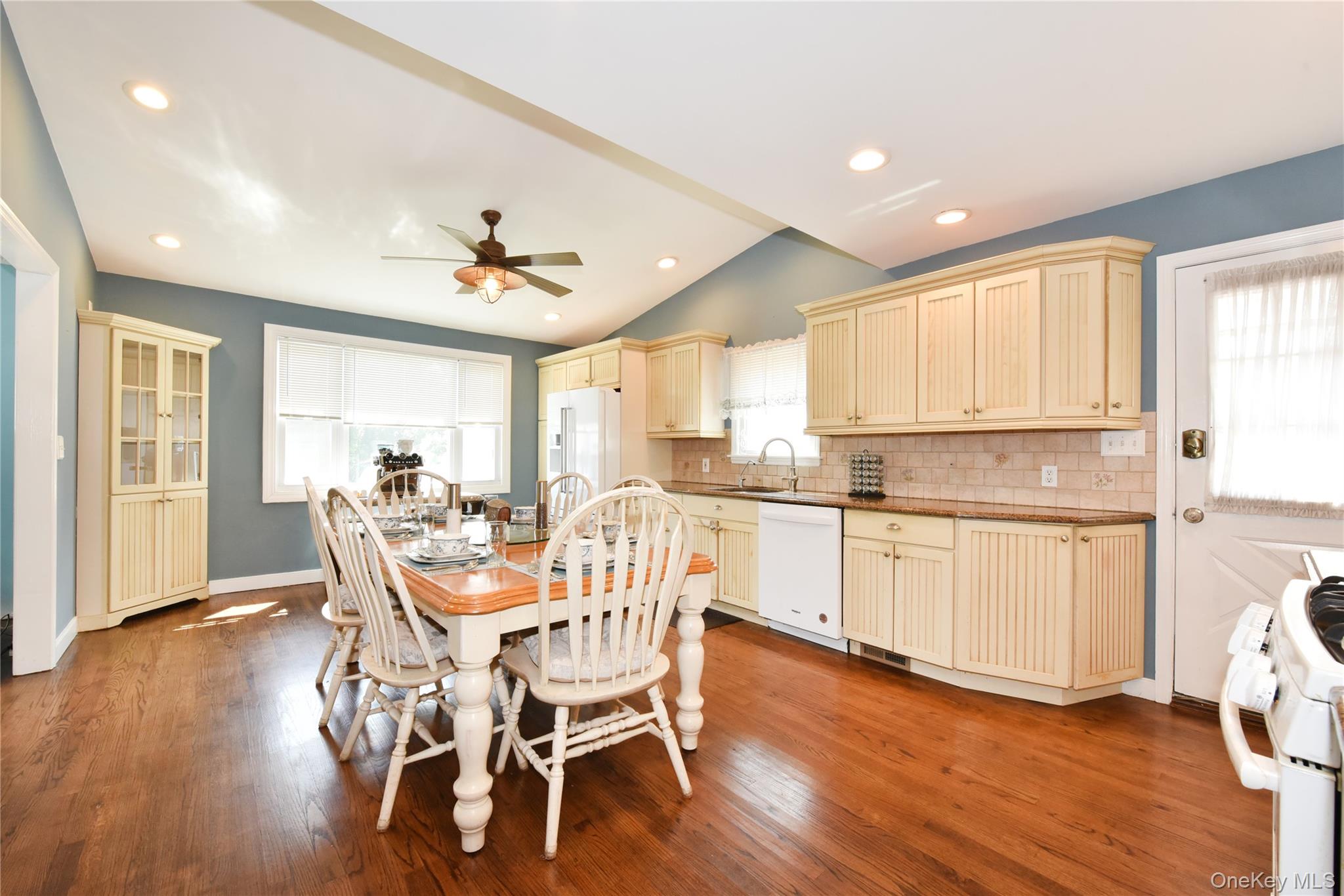 592 Winthrop Avenue Property Photo 8