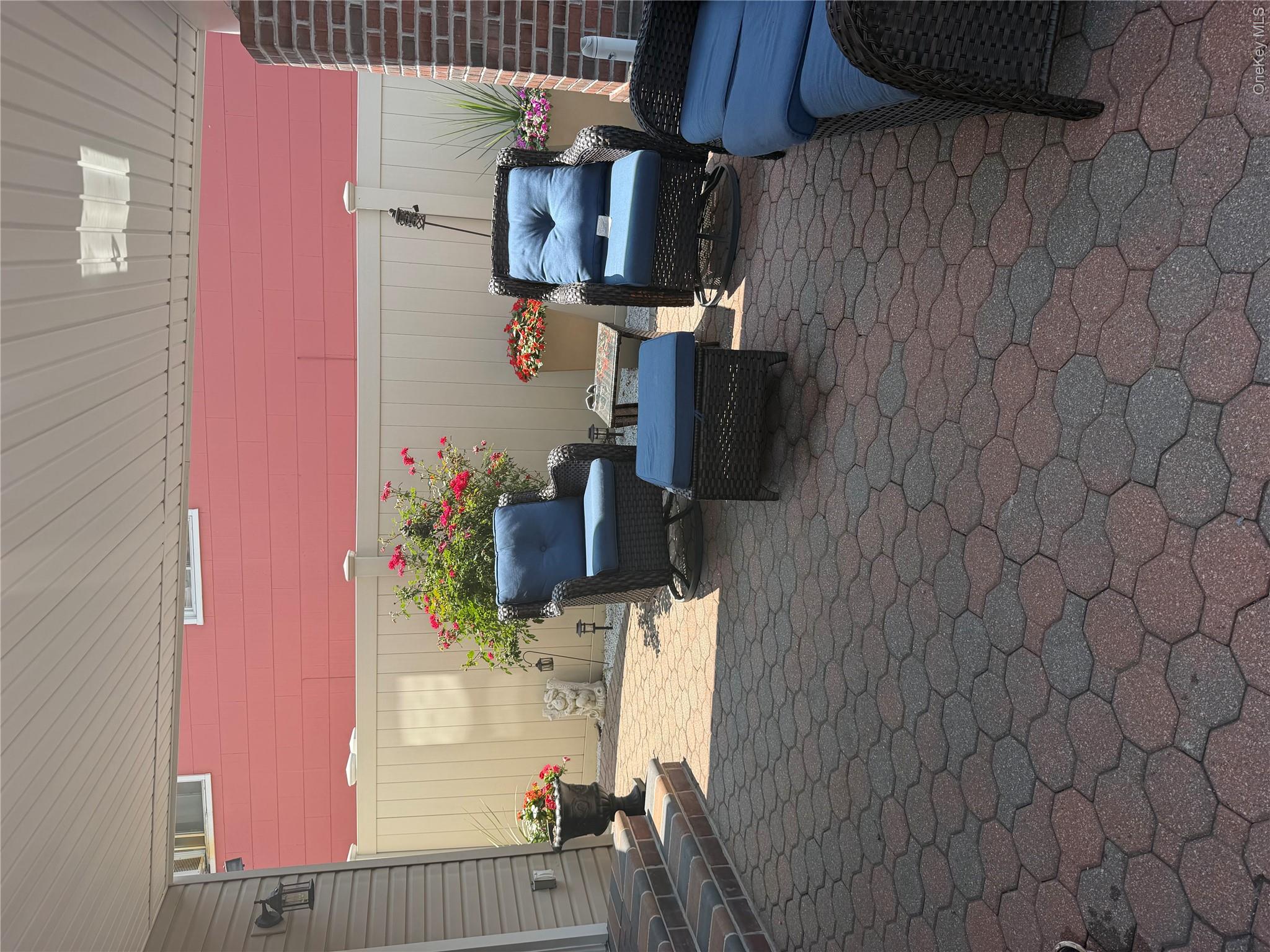 75 Maplewood Avenue Property Photo 16