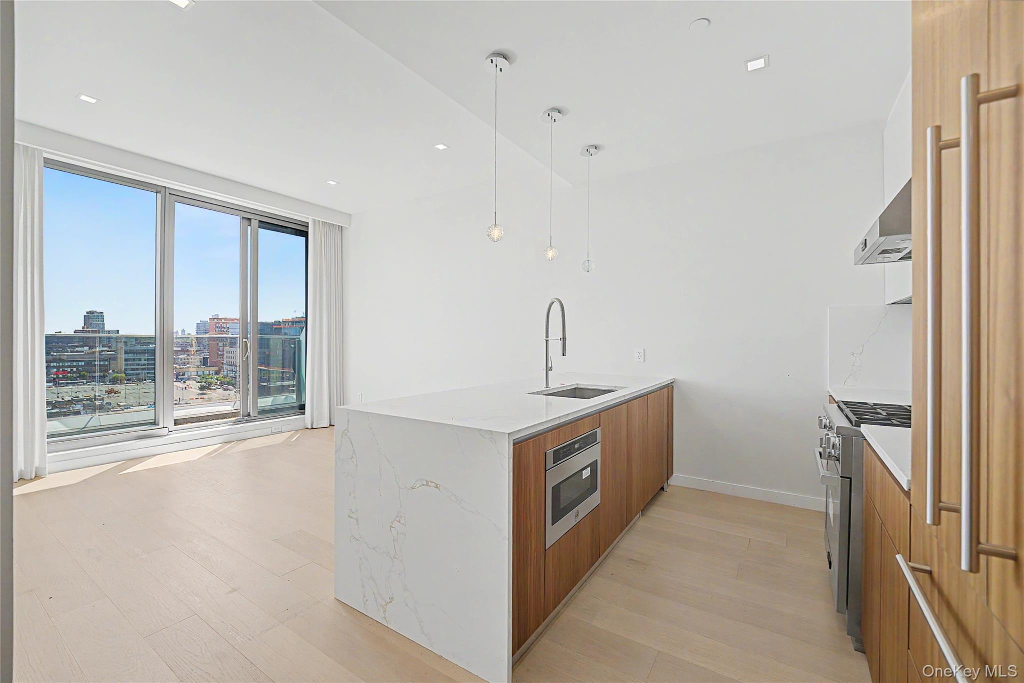 35-32 Leavitt Street 12b Property Photo 5