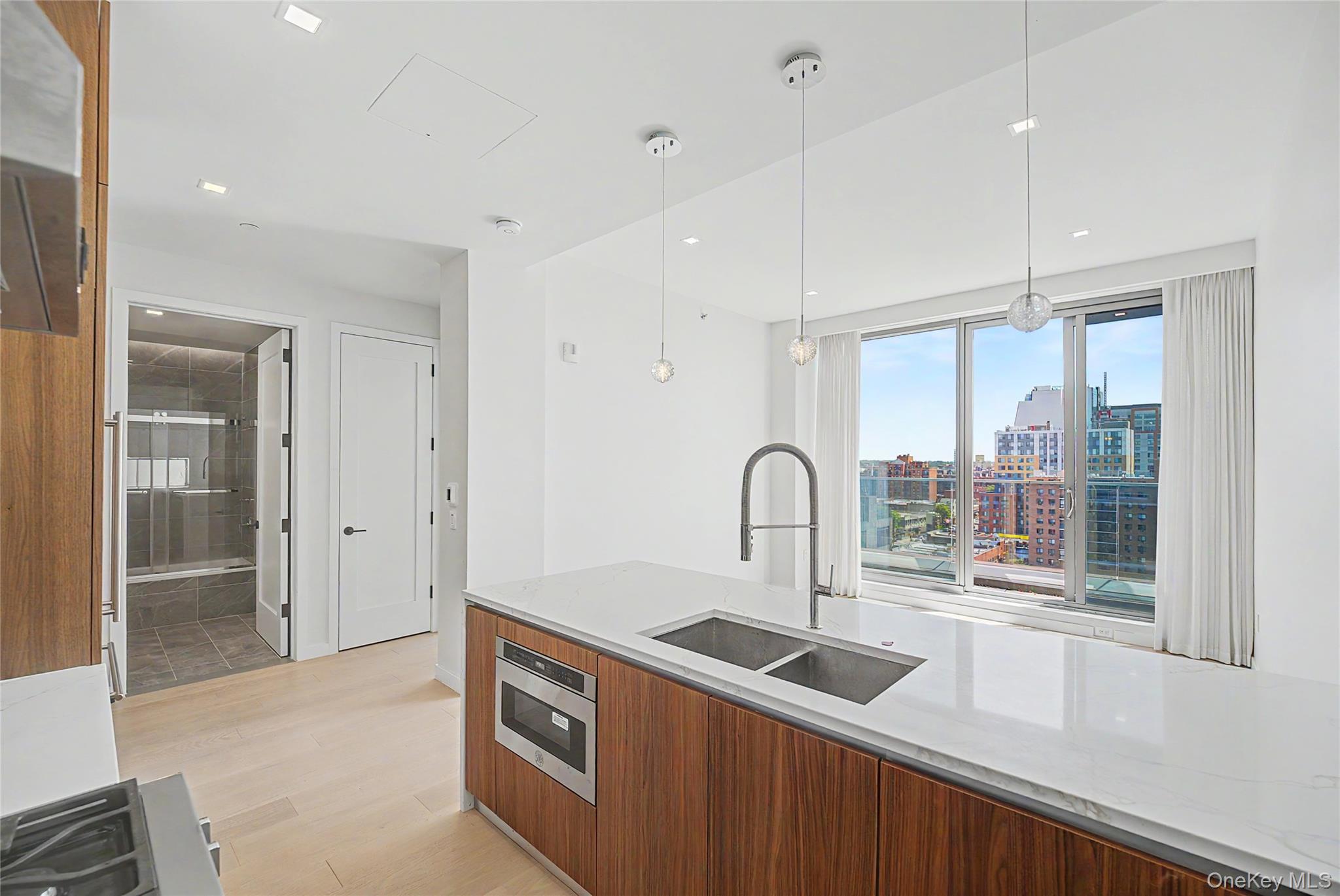 35-32 Leavitt Street 12b Property Photo 10