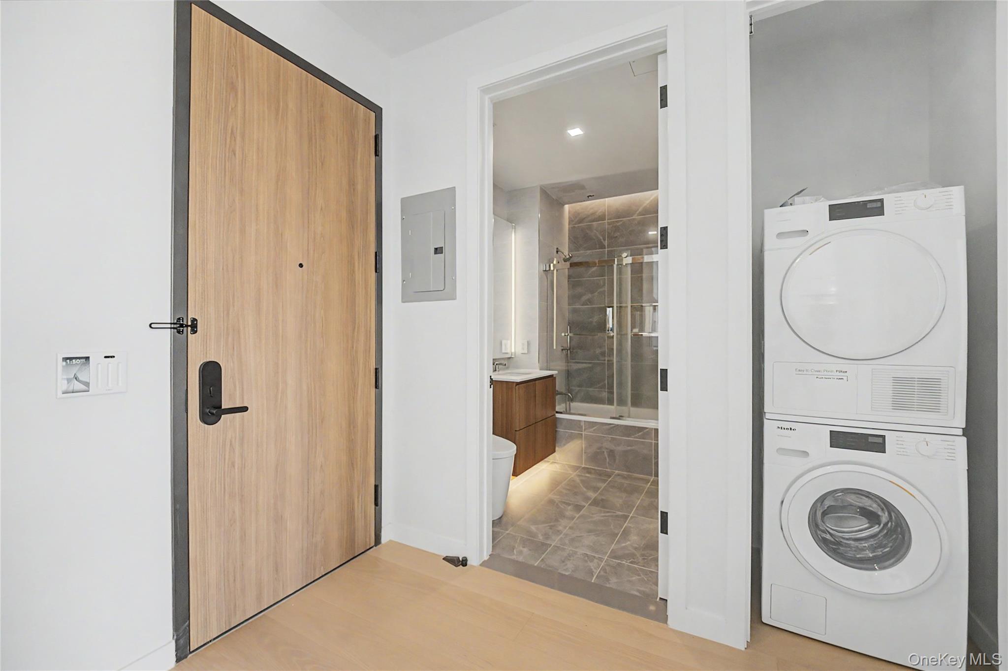 35-32 Leavitt Street 12b Property Photo 17