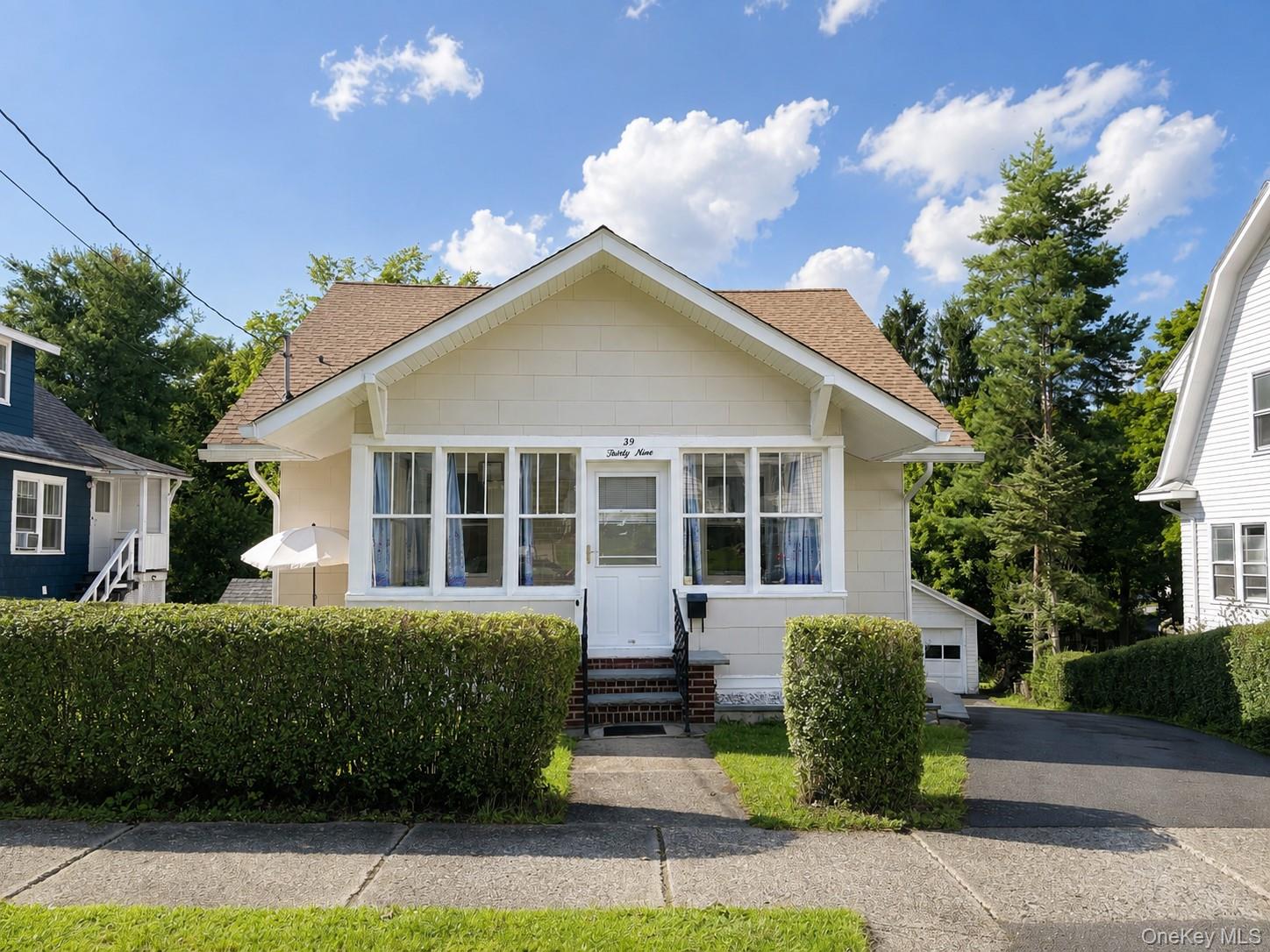 39 California Avenue Property Photo 1