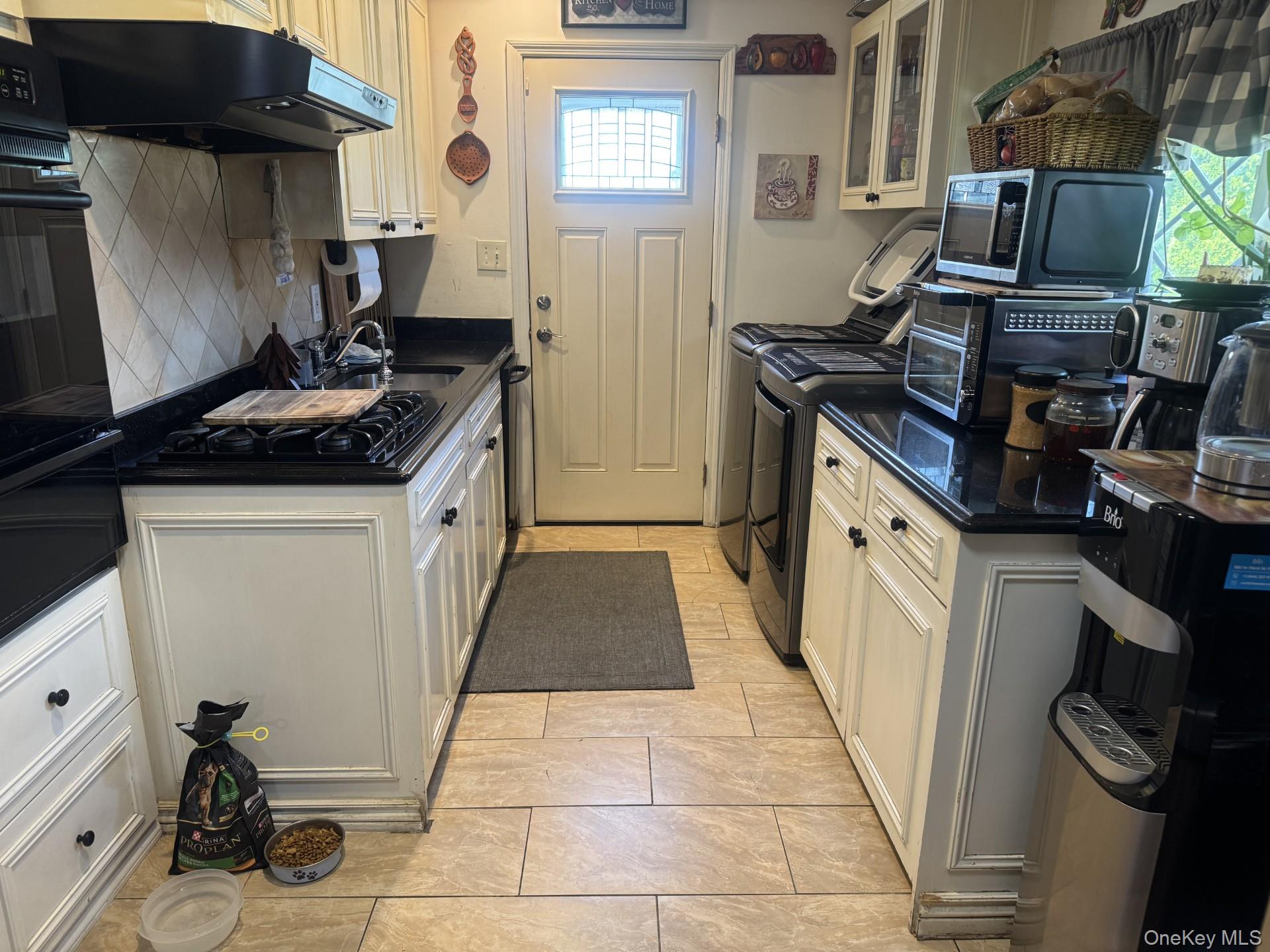 78 Hilltop Drive Property Photo 3