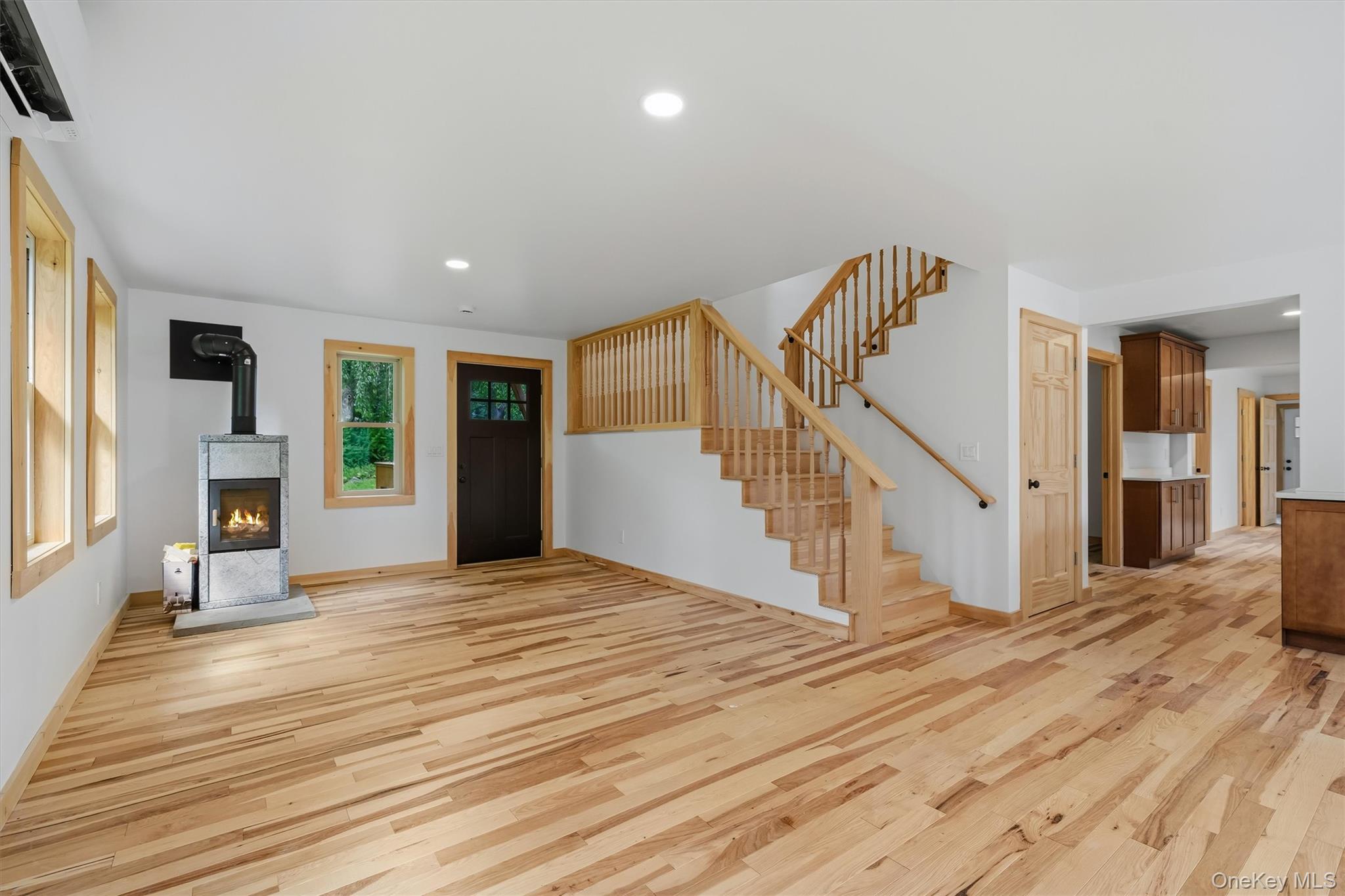 71 Oak Street Property Photo 12