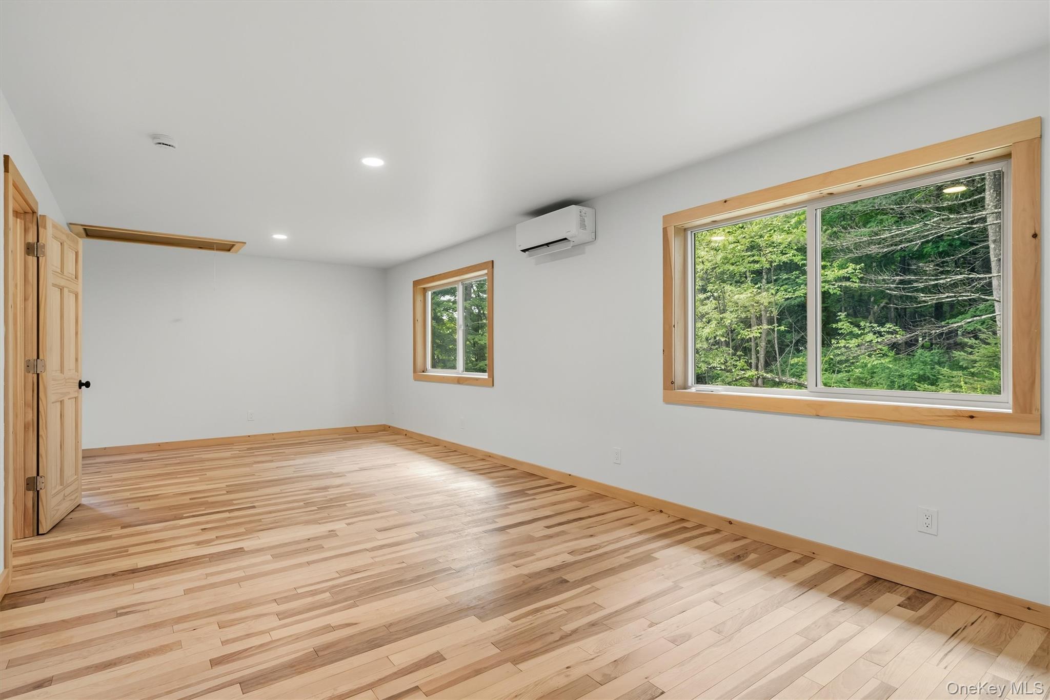 71 Oak Street Property Photo 33