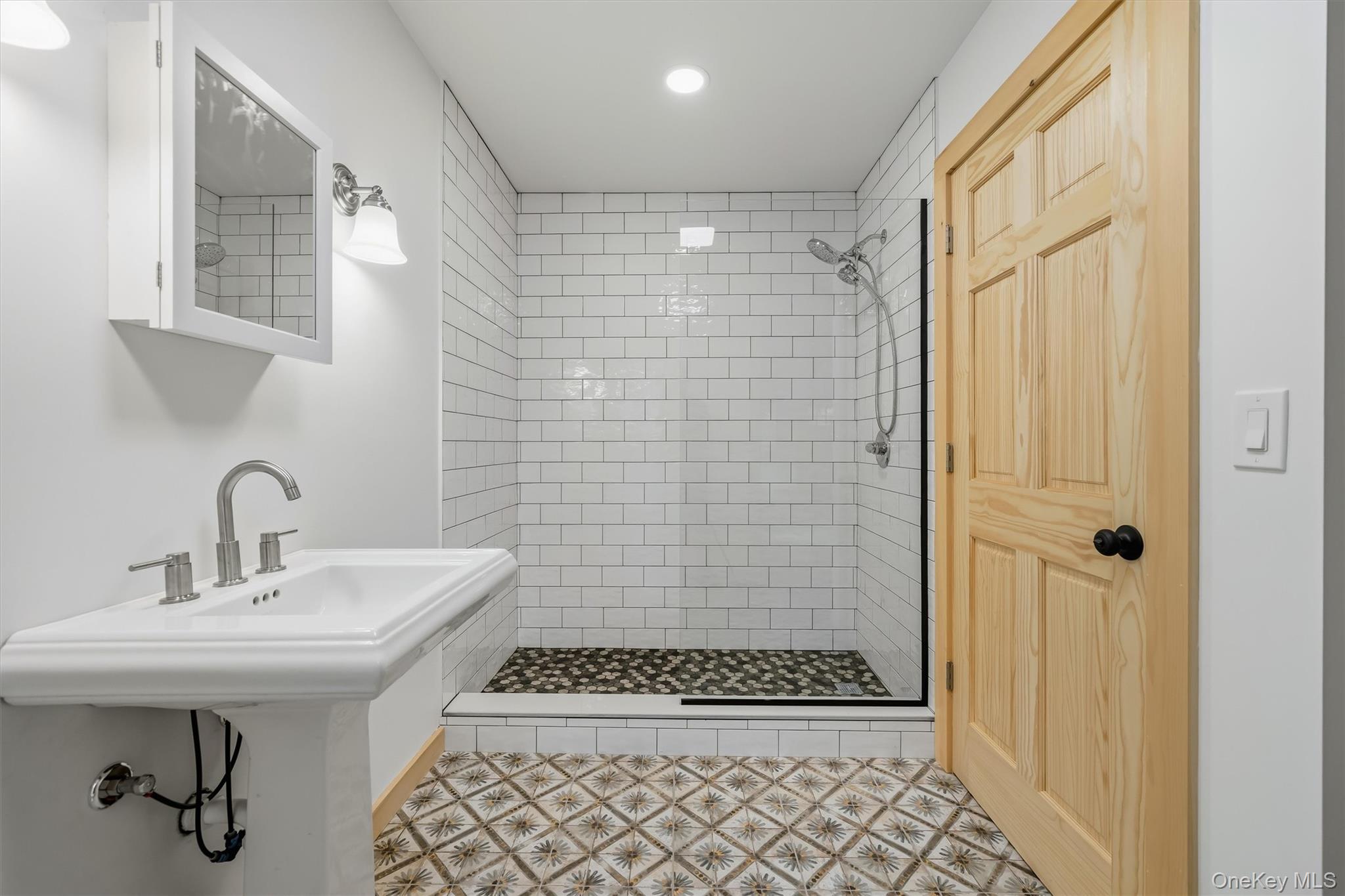 71 Oak Street Property Photo 41