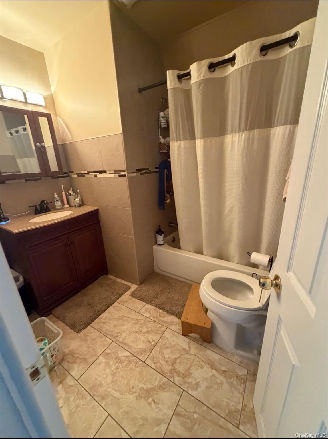 3158 Lincoln Avenue Property Photo 4