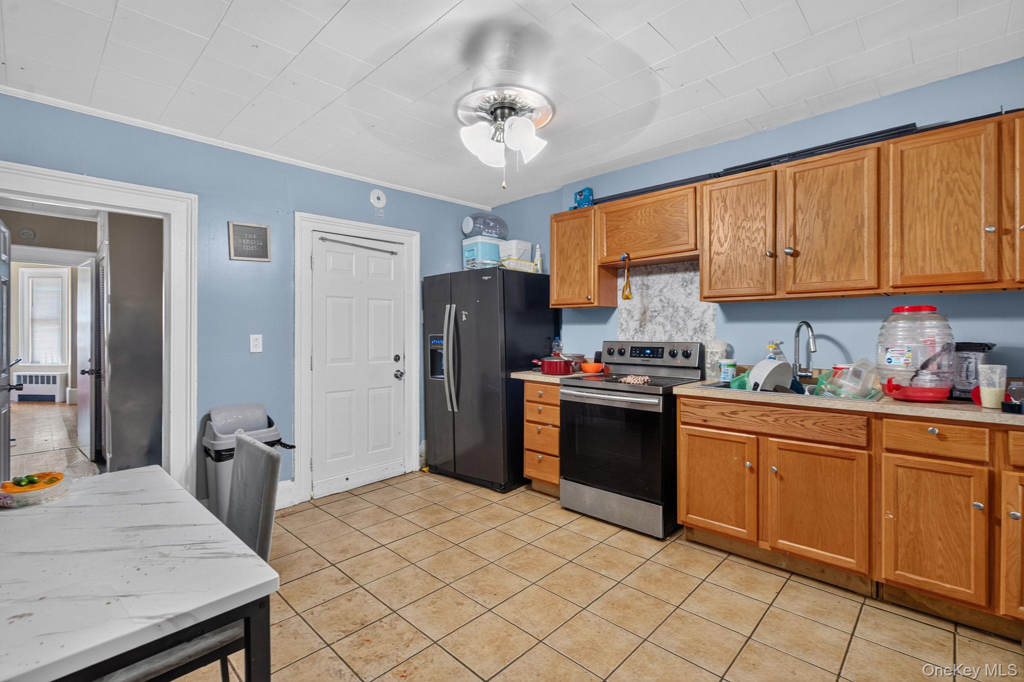 214 Renwick Street Property Photo 3