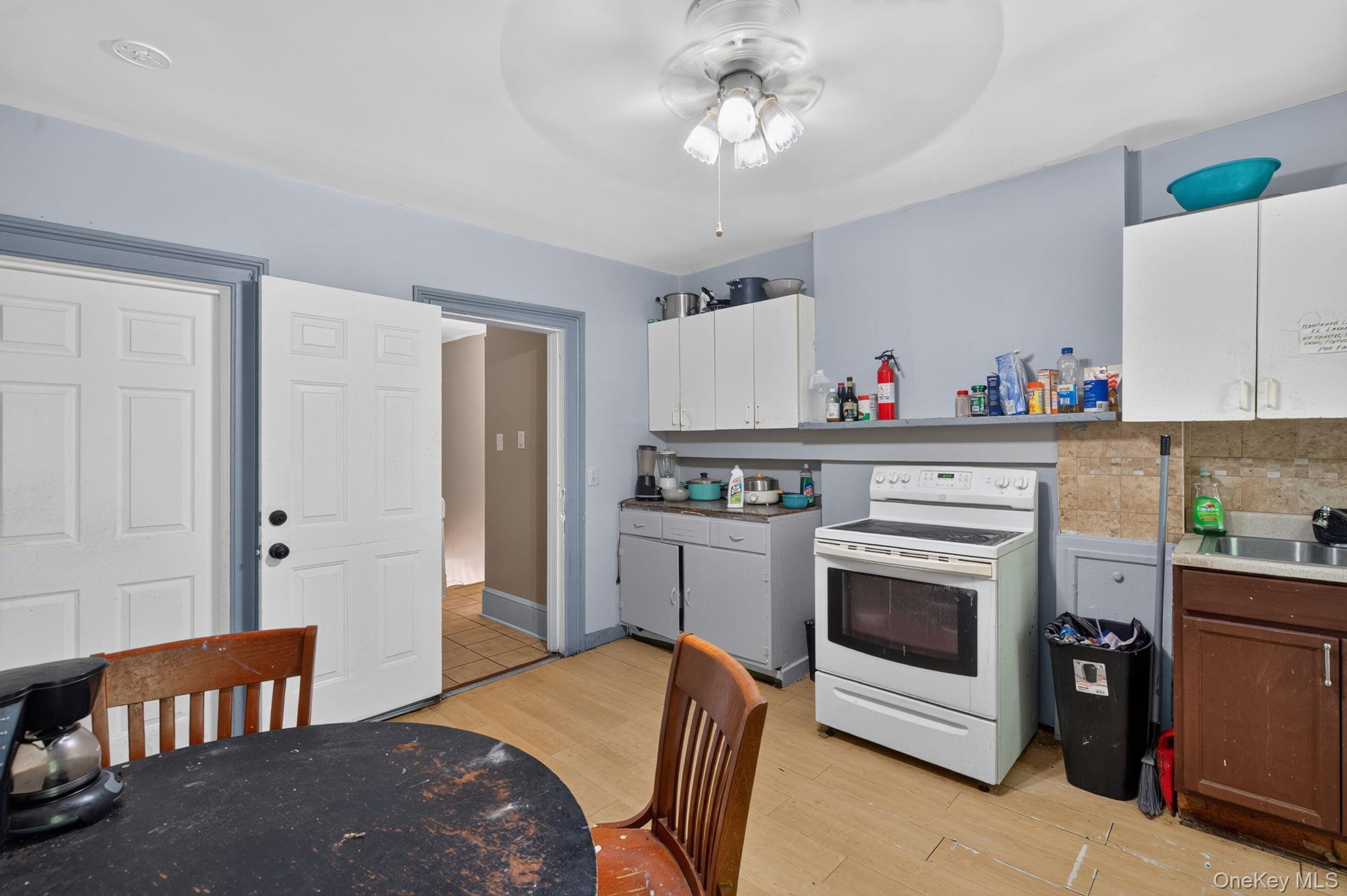 214 Renwick Street Property Photo 5