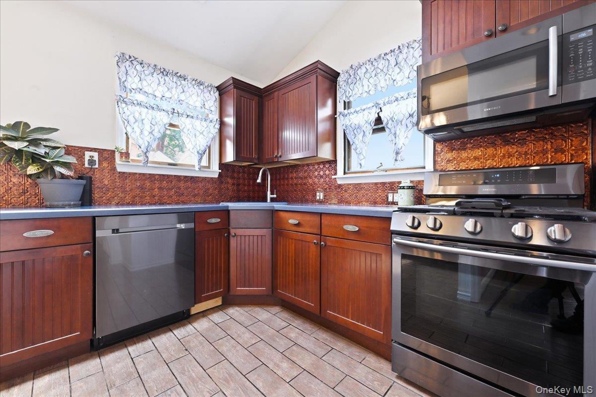 79 Amherst Road Property Photo 4