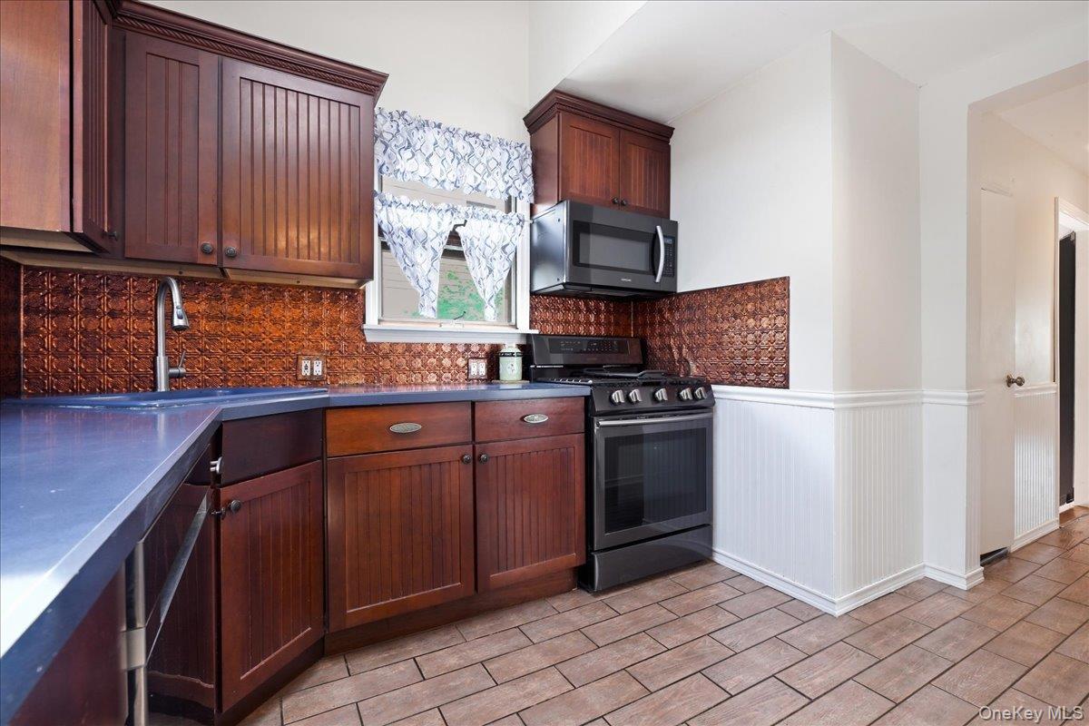 79 Amherst Road Property Photo 6