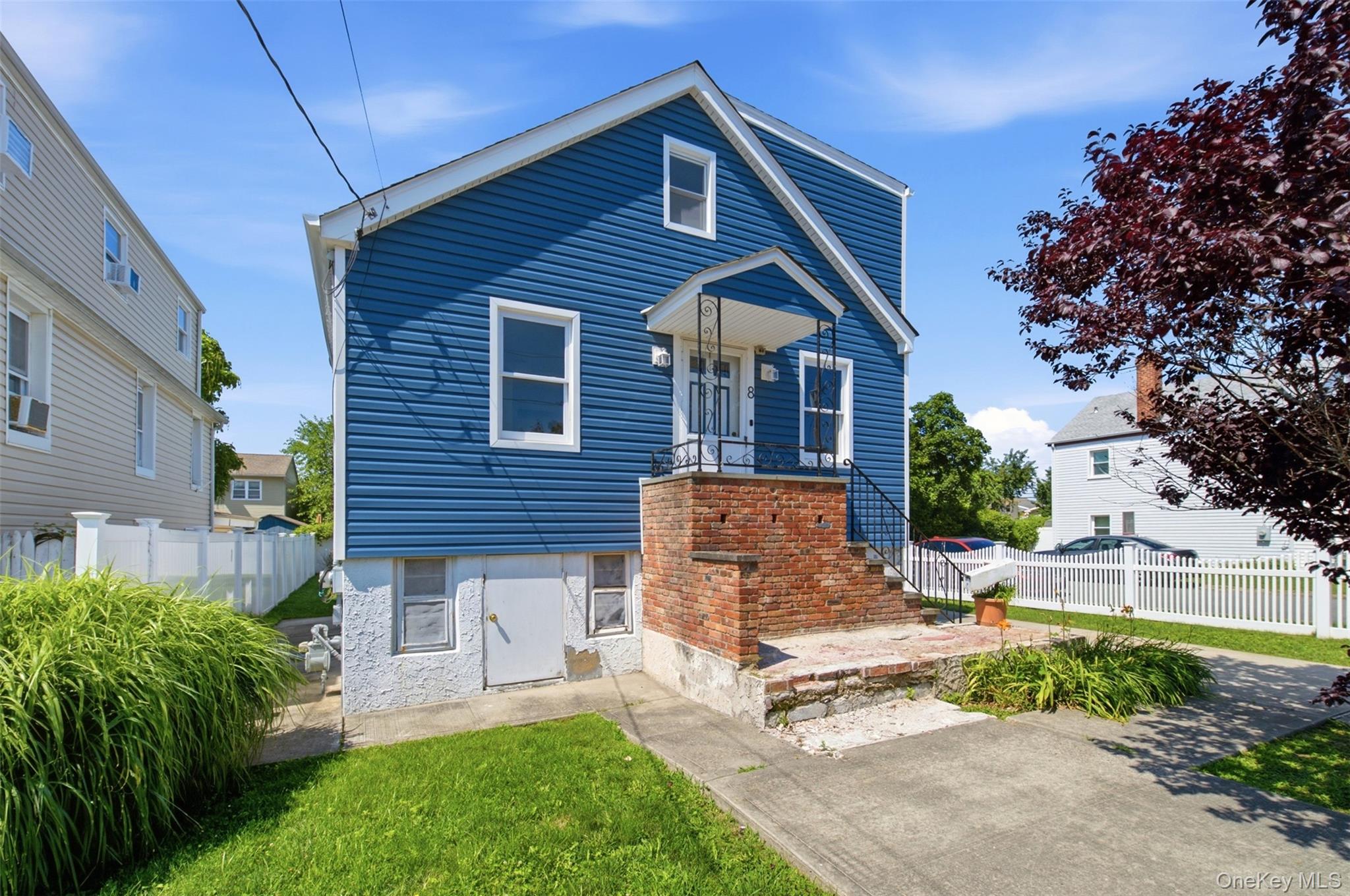 8 5th Street Property Photo 2