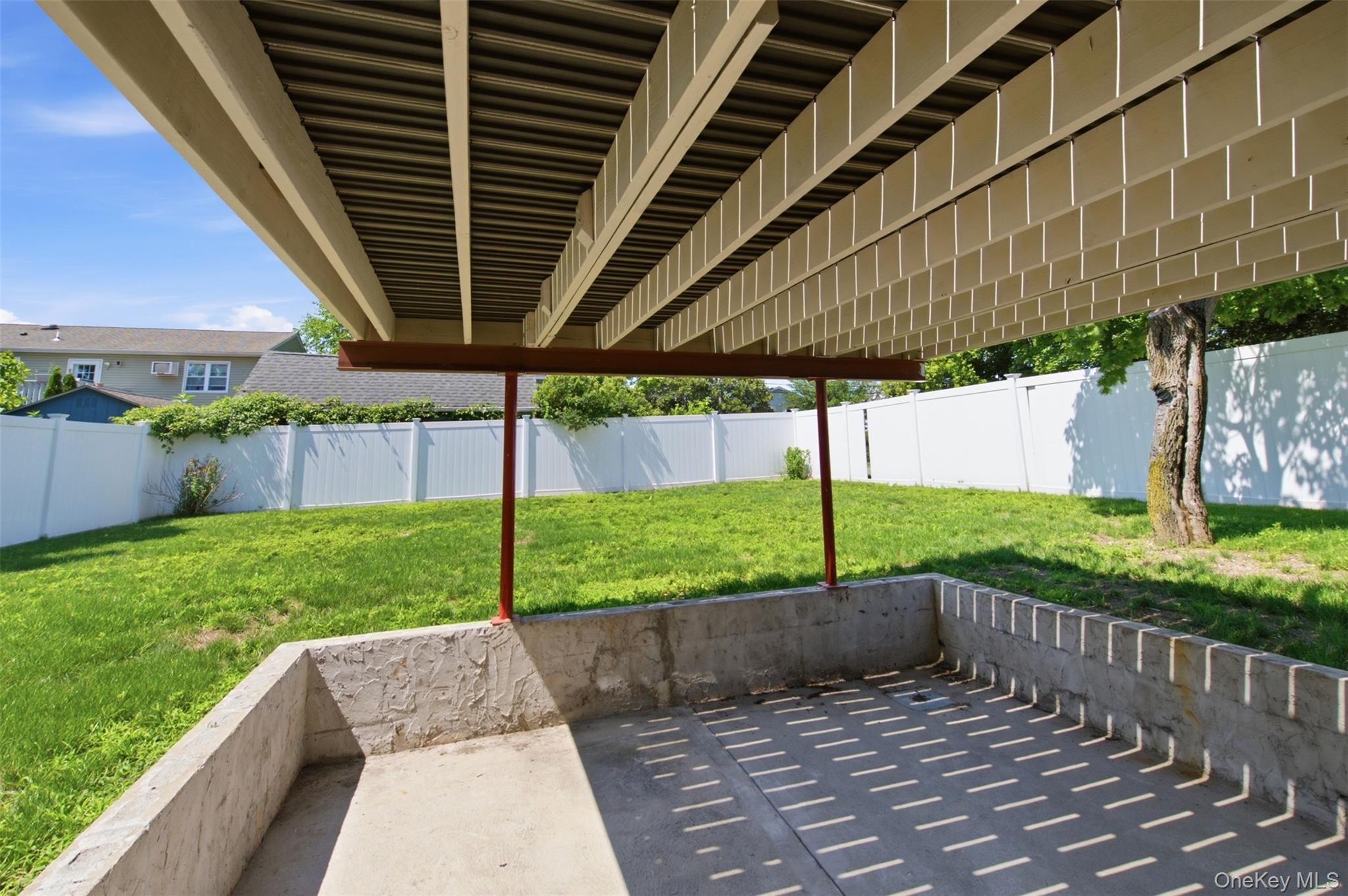 8 5th Street Property Photo 23