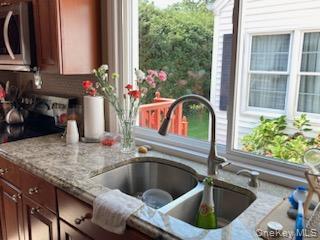 87 11th Avenue Property Photo 4