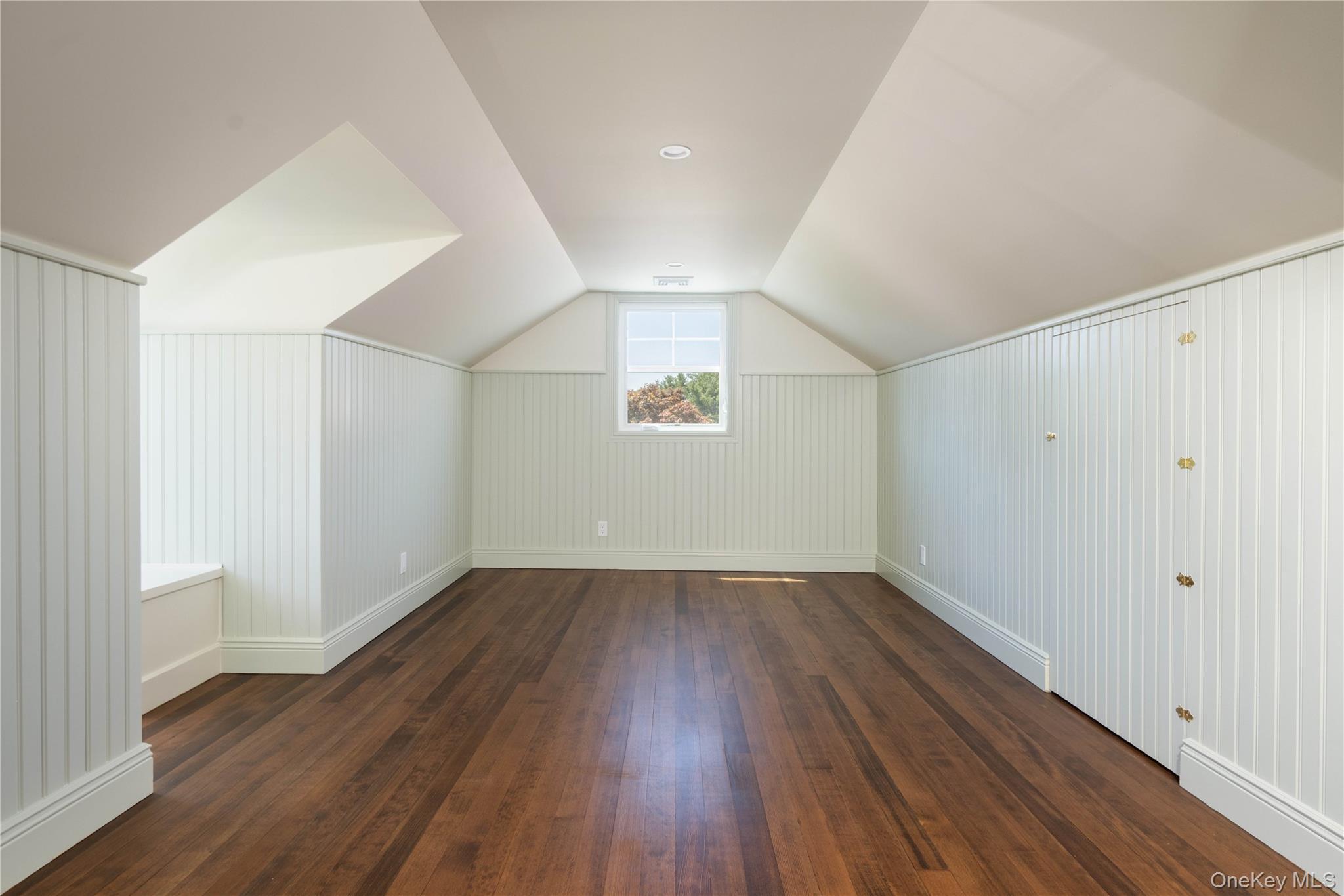 605 Cedar Drive Property Photo 16