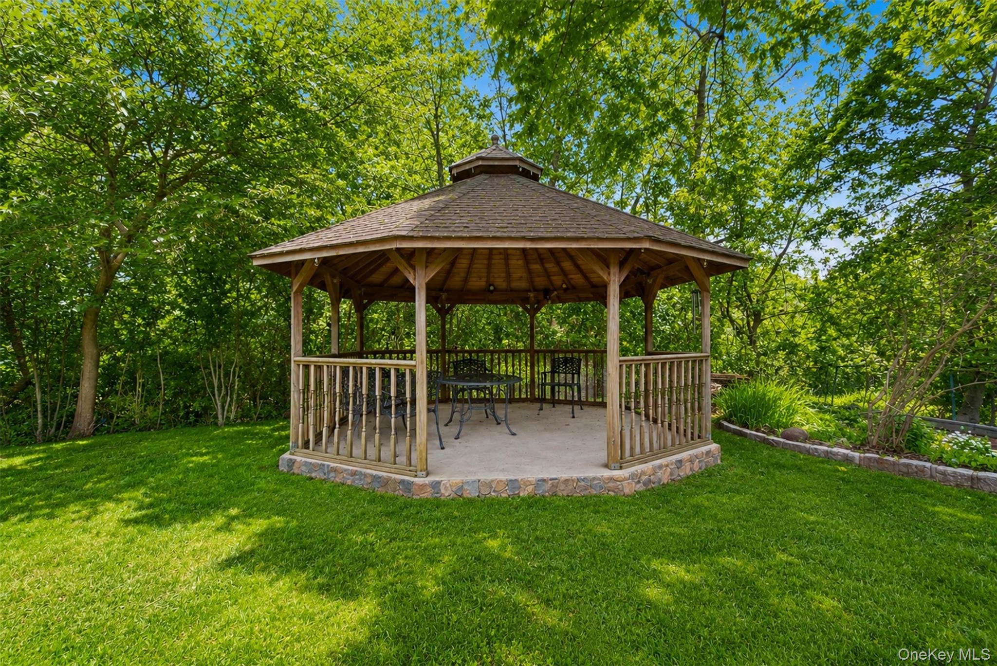 11 Hillside Court Property Photo 6