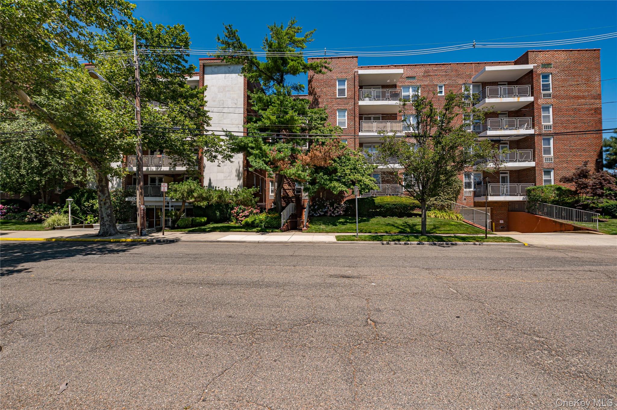 100 Brooklyn Avenue 2r Property Photo 4