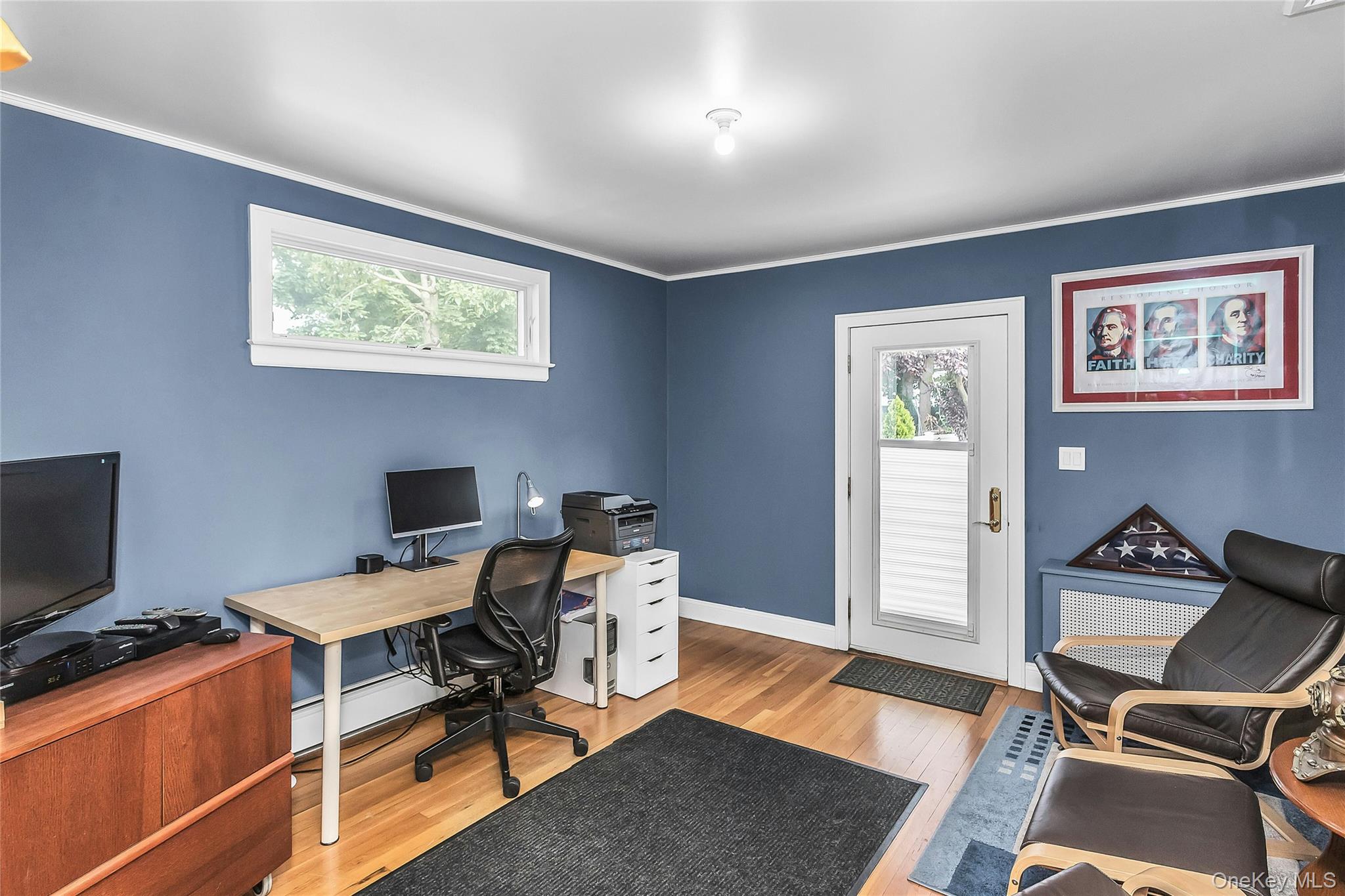 2723 Clarendon Avenue Property Photo 10