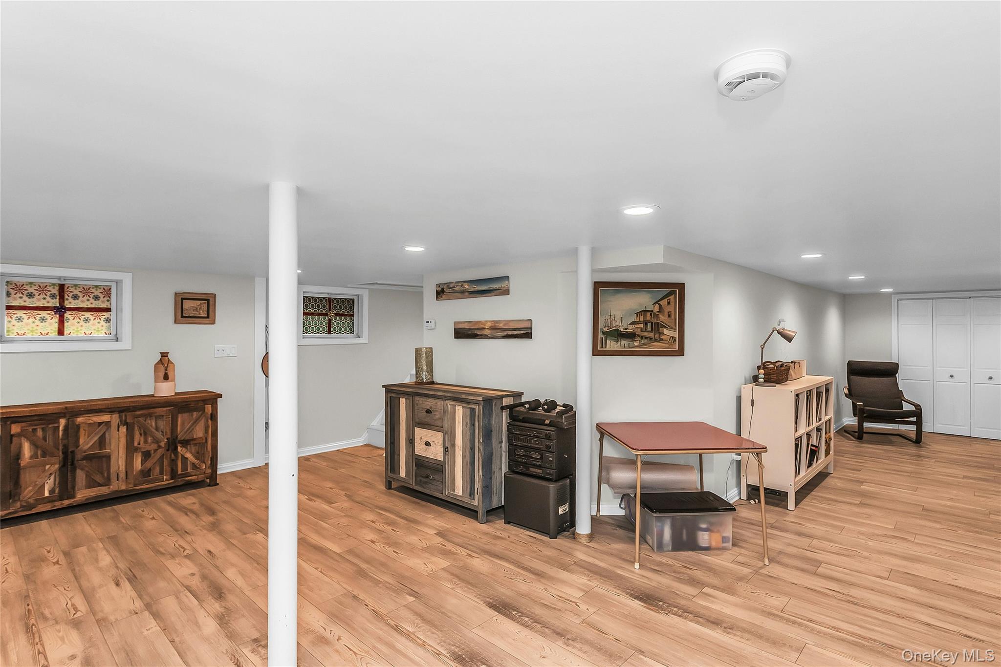 2723 Clarendon Avenue Property Photo 13