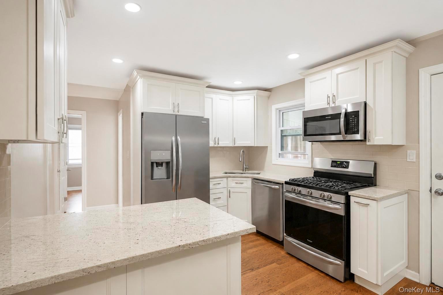 52 E Fenimore Street Property Photo 2
