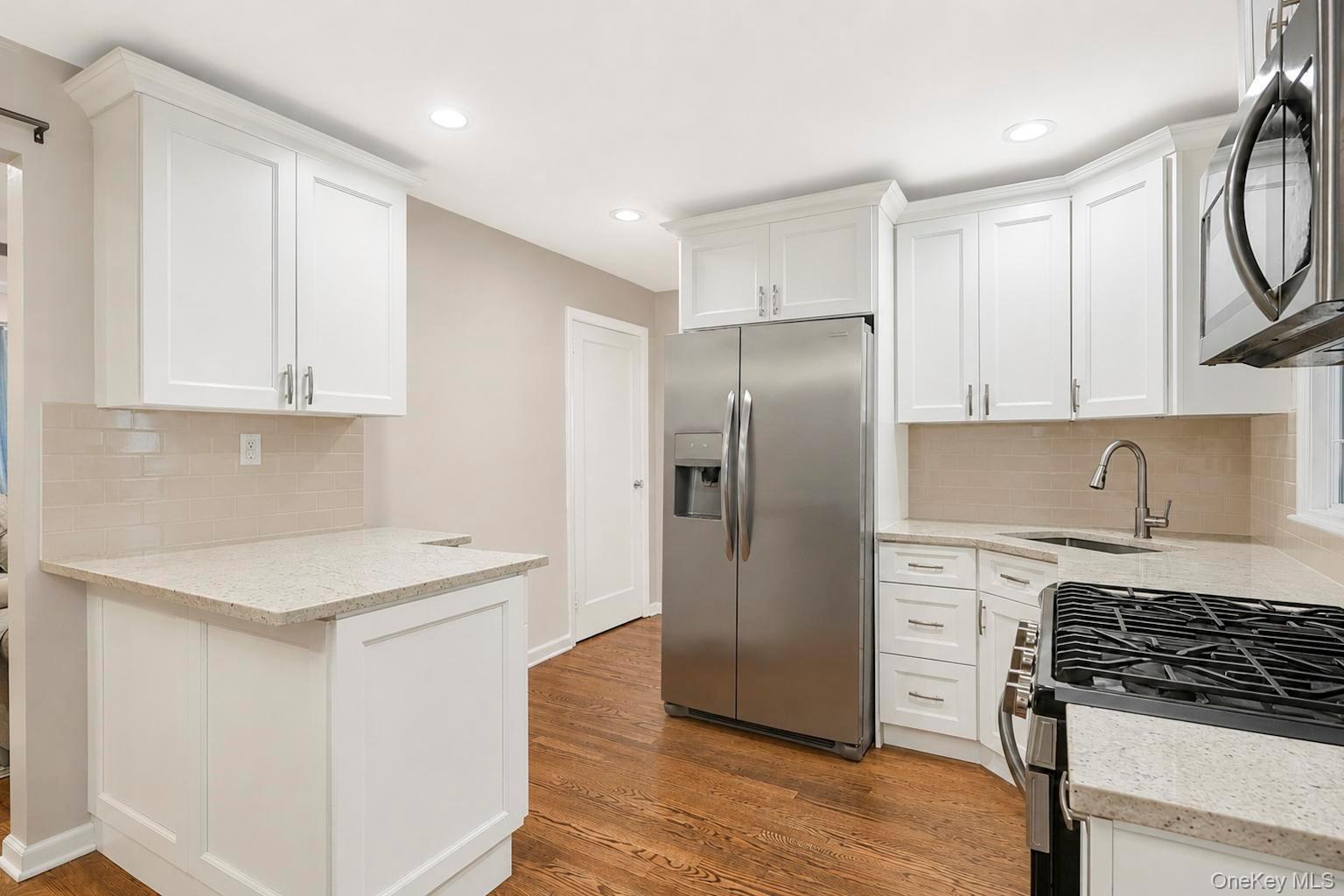 52 E Fenimore Street Property Photo 3