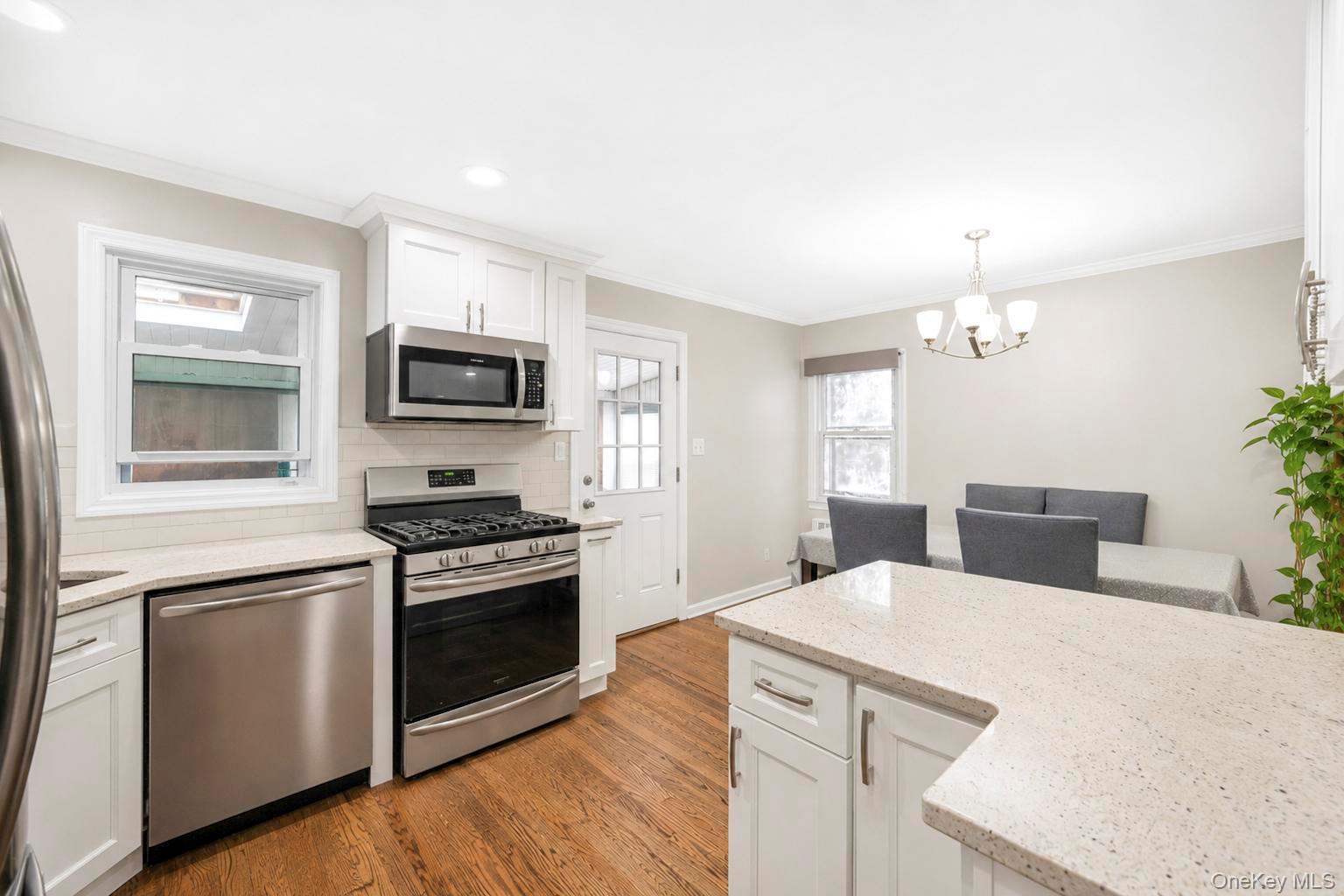 52 E Fenimore Street Property Photo 4