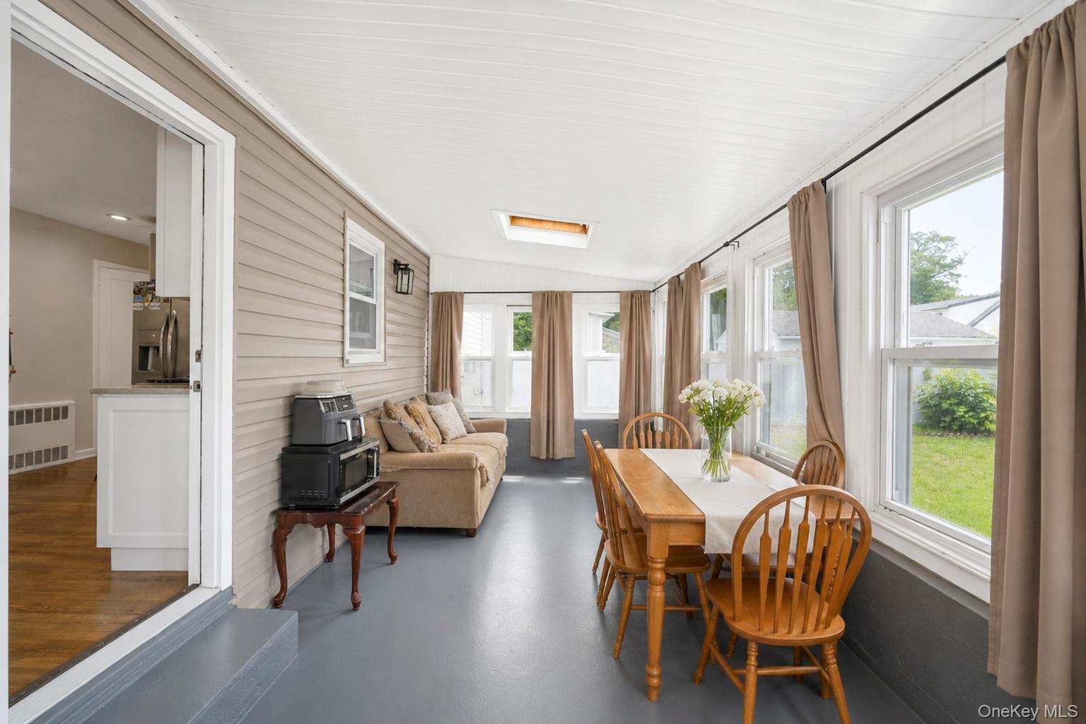52 E Fenimore Street Property Photo 14