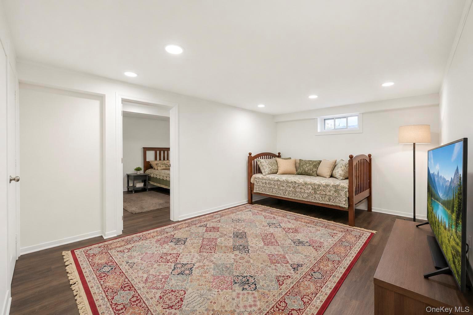 52 E Fenimore Street Property Photo 23